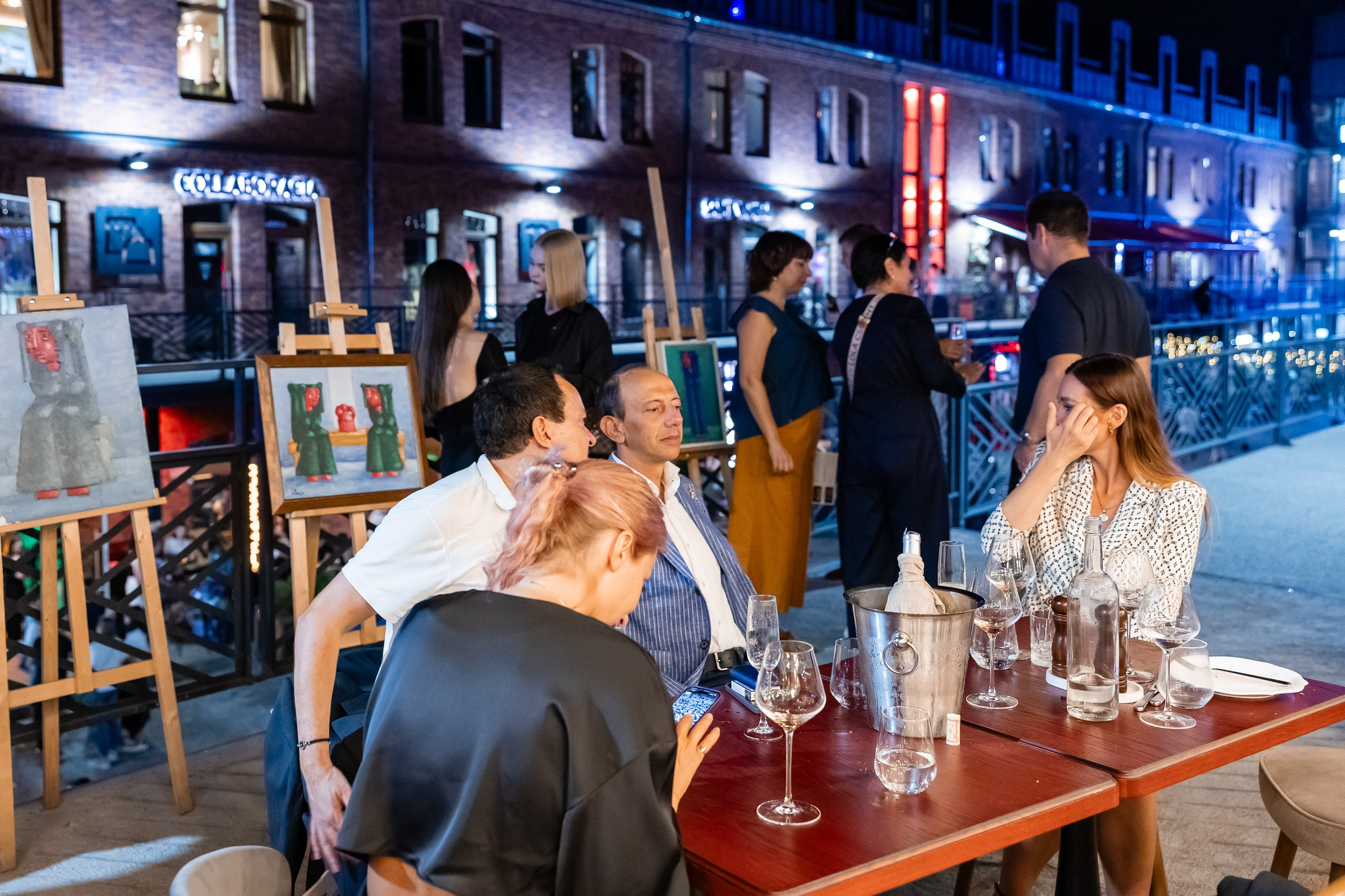 Выставка работ Дениса Шевчука в ресторане Attolini. Фотограф в Санкт-Петербурге — Сергей Петров