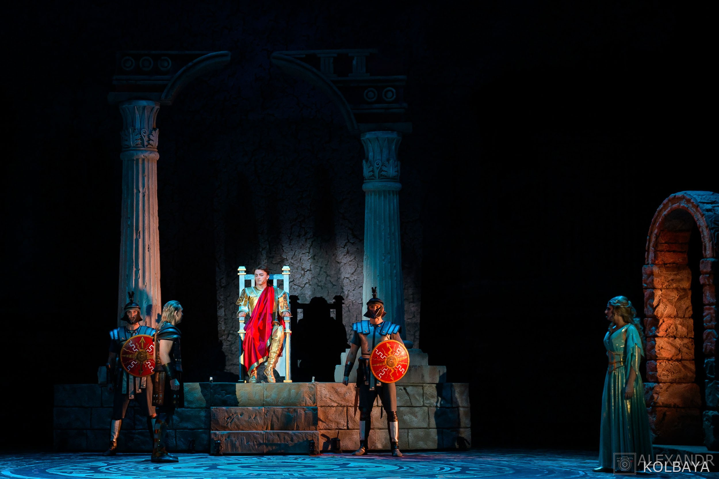 Фоторепортаж со спектакля Гладиатор в Театре Терезы Дуровой. Концертный и театральный репортажный фотограф в Москве Александр Колбая