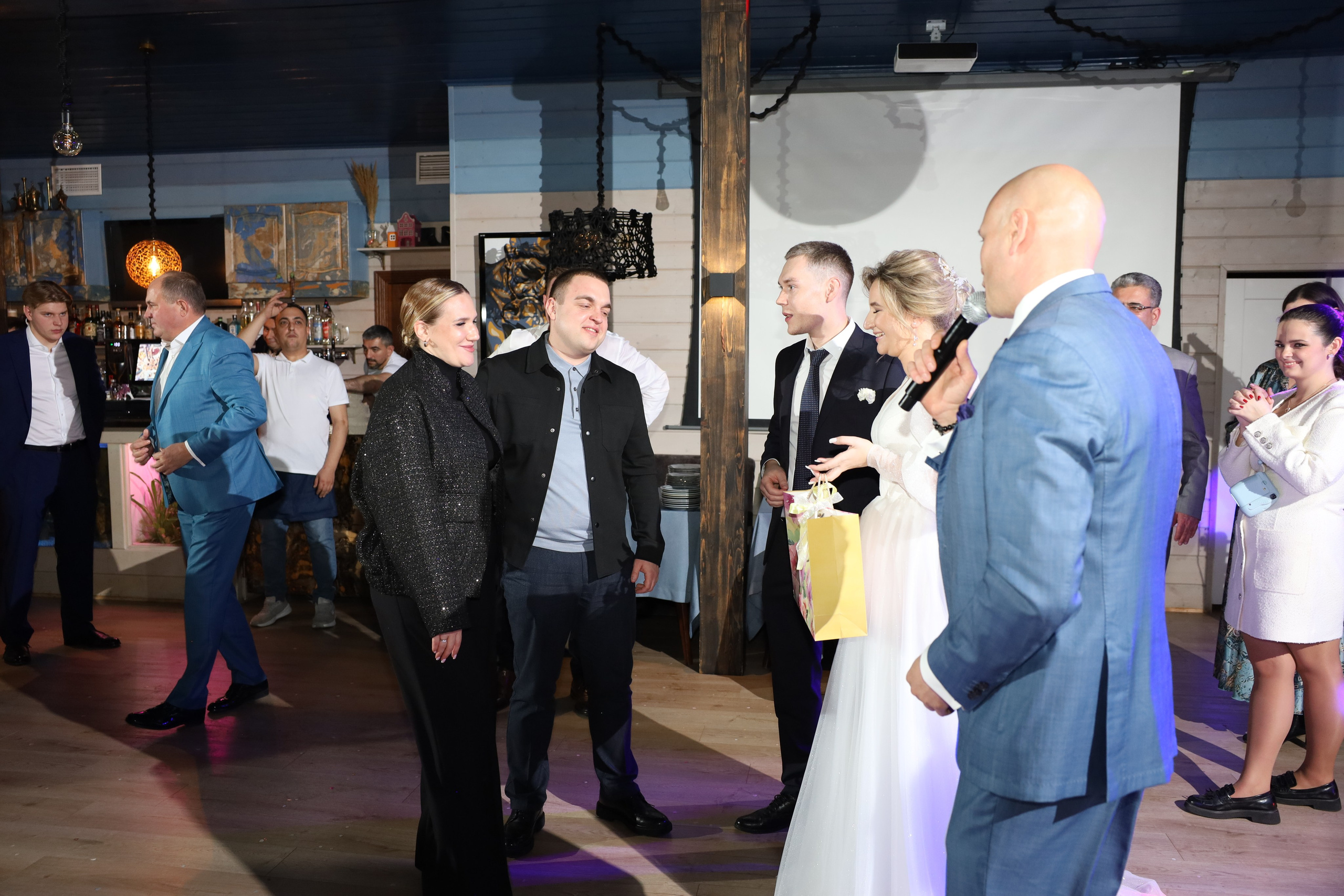 𝒜𝓇𝓉𝑒𝓂 & 𝐿𝓎𝓊𝓈𝓎𝒶 (𝓇𝑒𝓈𝓉𝒶𝓊𝓇𝒶𝓃𝓉). 𝑀𝑜𝓈𝒸𝑜𝓌. Свадебный фотограф в Санкт-Петербурге