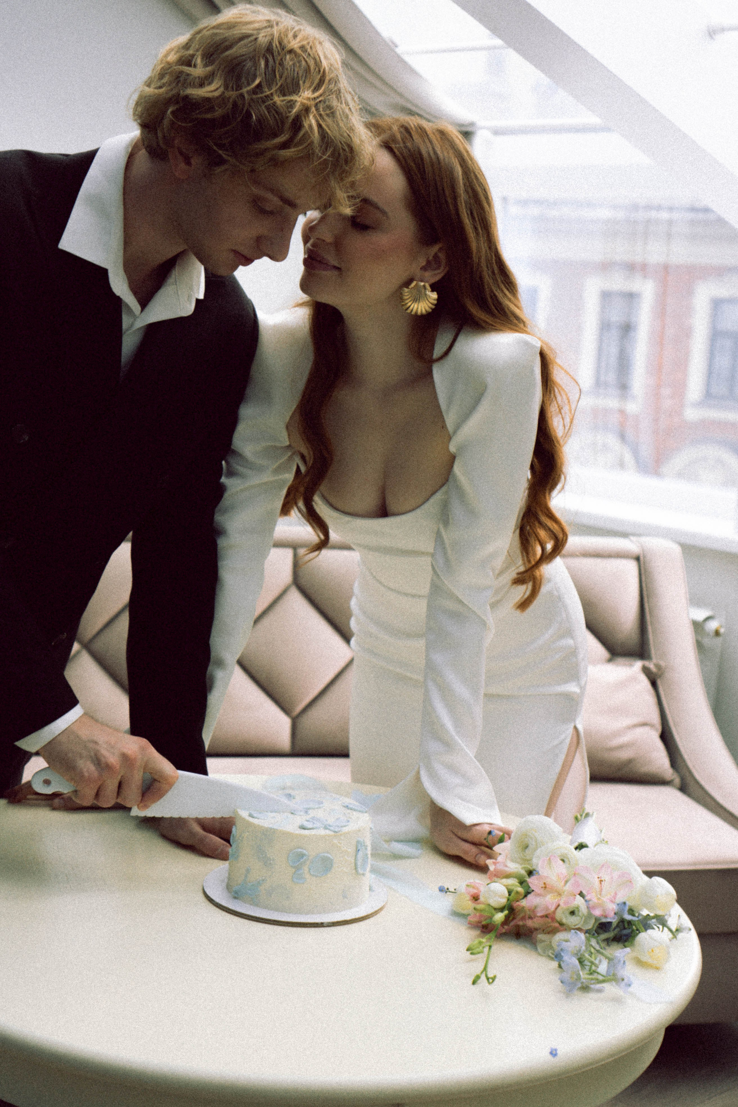 СВАДЕБНАЯ СЬЕМКА В ОТЕЛЕ. СБОРЫ ЖЕНИХА И НЕВЕСТЫ И ТАКЖЕ ТОР И ПОДГОТОВКА К ПРОГУЛКЕ. Профессиональный фотограф, Санкт-Петербург — Виктория Богомолова