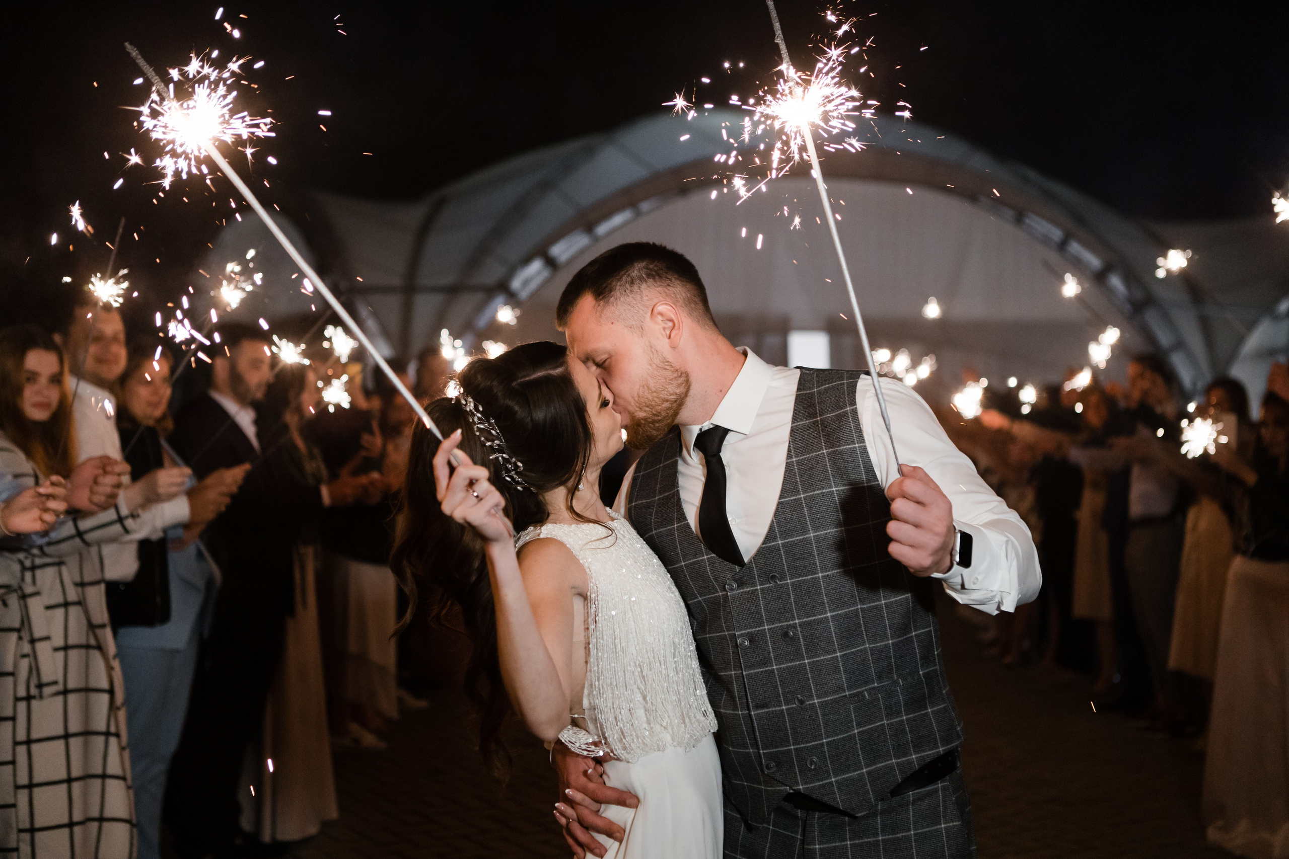 Свадебная фотосессия Сергея и Татьяны. Наша свадебная сказка. Видеосъемка и фотосъемка свадеб. Фотограф и оператор на свадьбу. Видеосъемка подкастов, собственная видео-фотостудии. Предметная фотосъемка