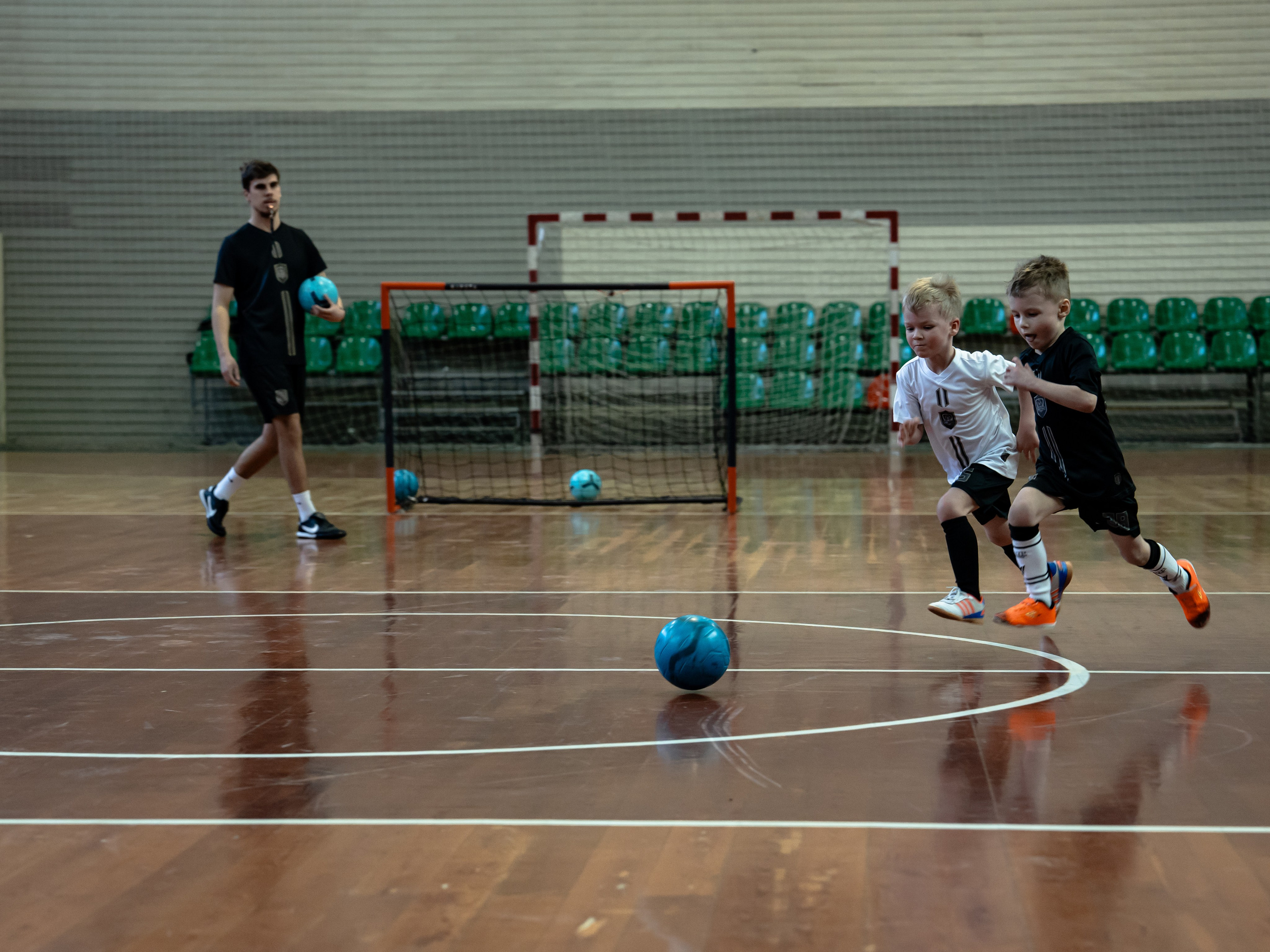 Тики-Така Противостояние 2025. Крамер Юлиана детский и семейный фотограф