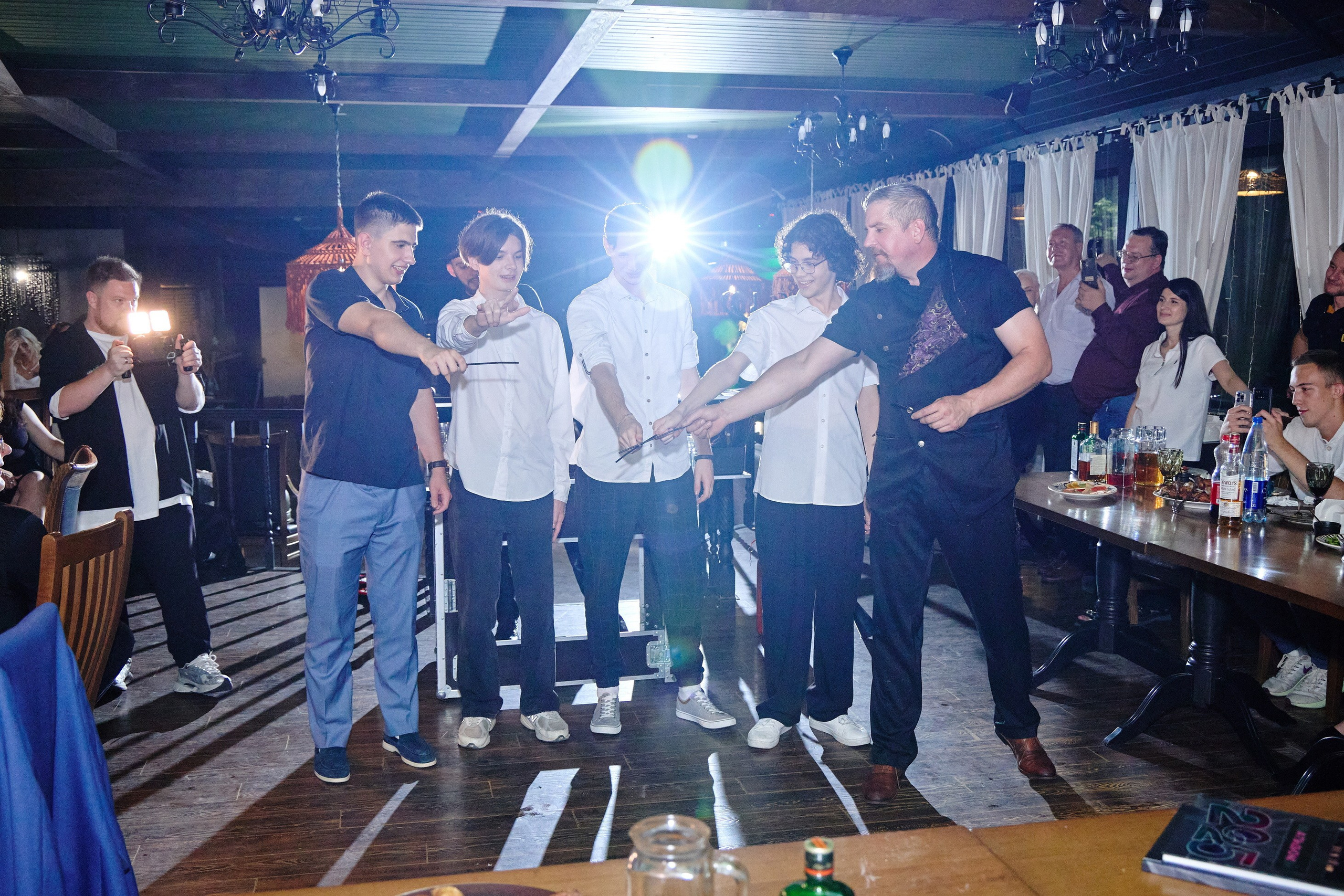 Выпускной 35 Сош. Фотограф Выпускные альбомы Таганрог Сергей Коробченко