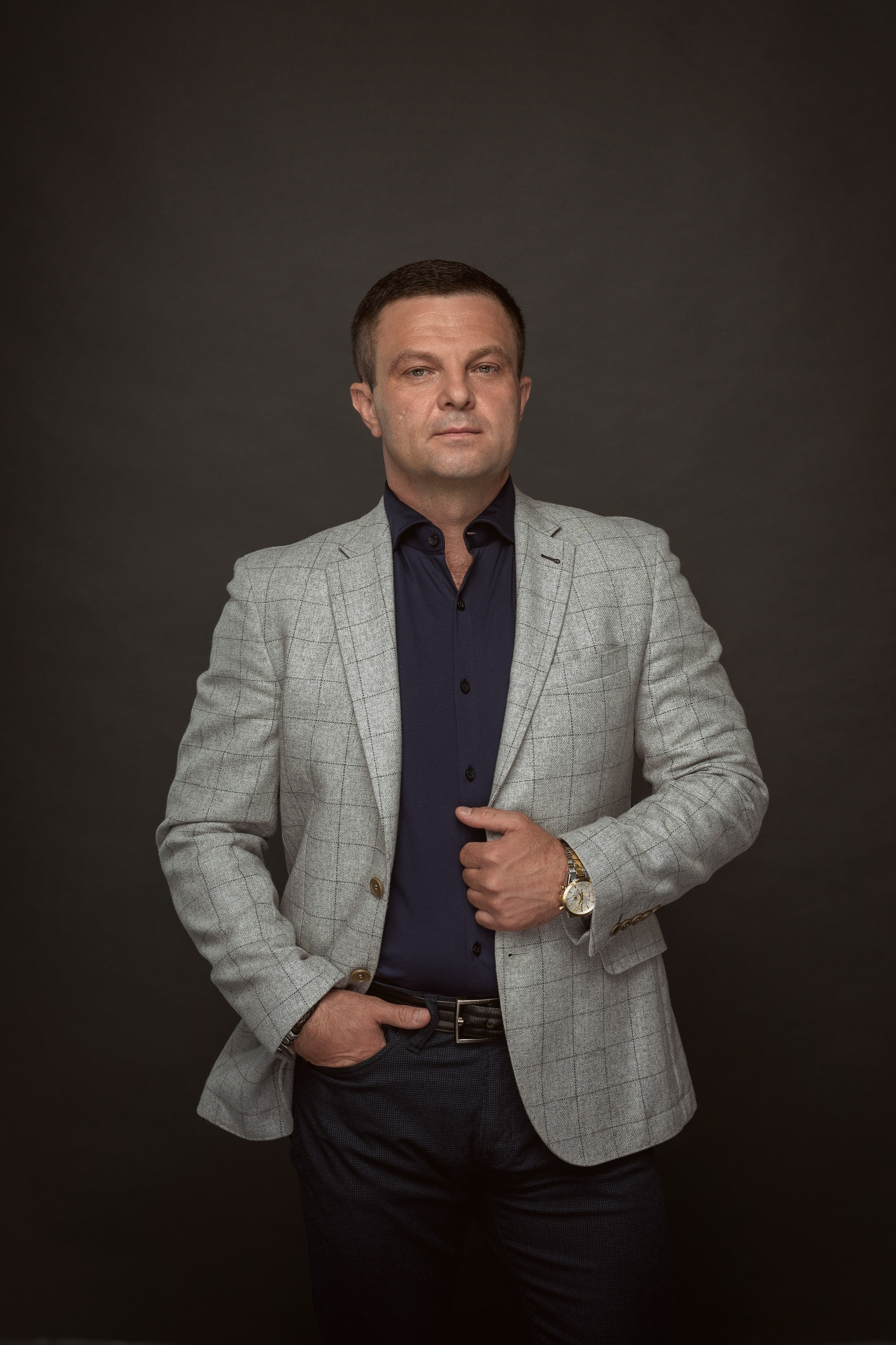 Фотосессия мужчины. Компания и фотошкола по созданию контента в Москве