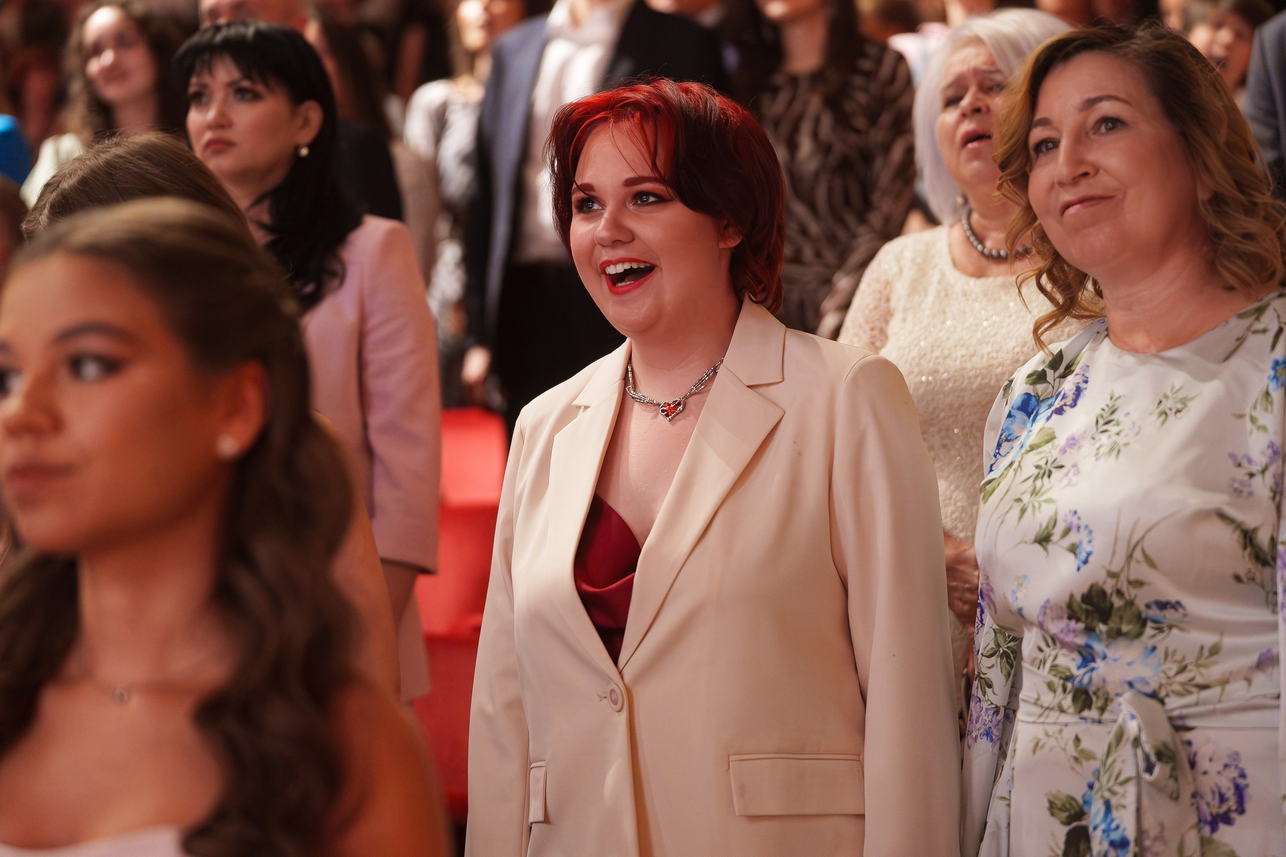 Фотограф на выпускной в Уфе — съёмка в Конгресс-холле для гимназии № 39