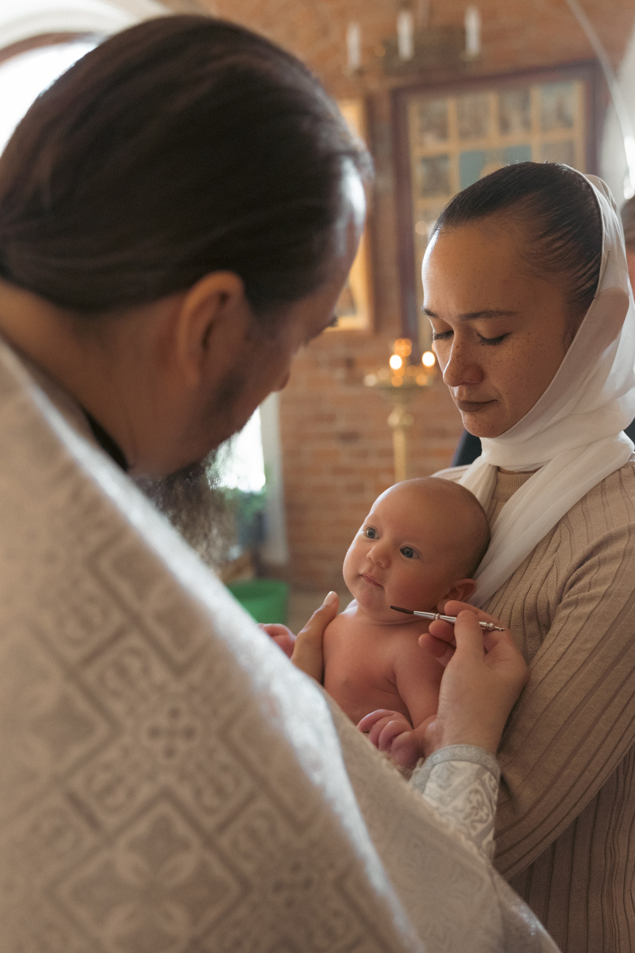 Крещение Михаила. Собор Всемилостивого Спаса Скорбященского монастыря. Фотограф на роды в Москве. Фото и видео родов. Фотопроект «Продолжение рода»