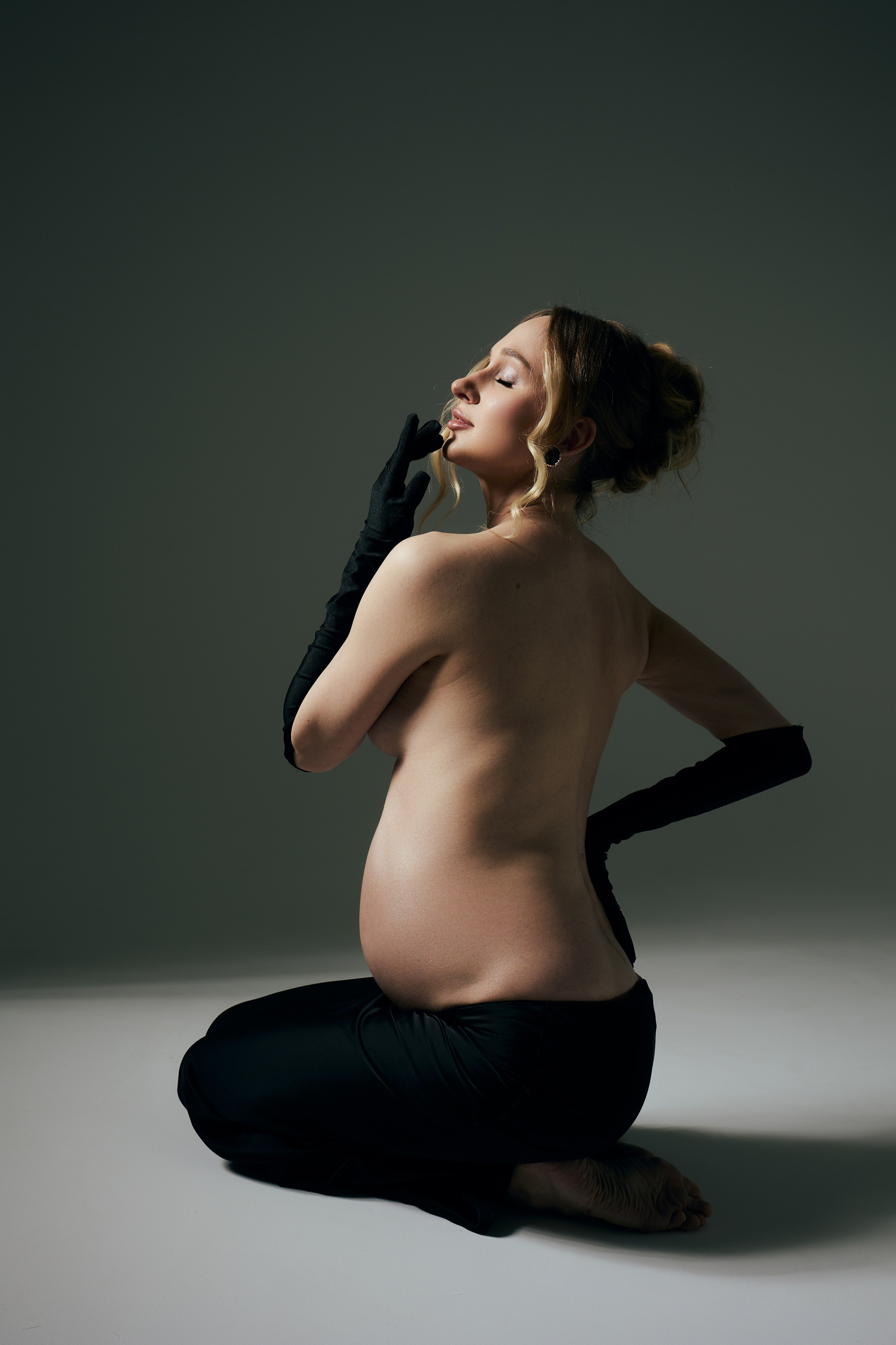 Съемка беременности для Татьяны в студии MAI в Армавире. Свадебный фотограф в Армавире Николай Манвелов