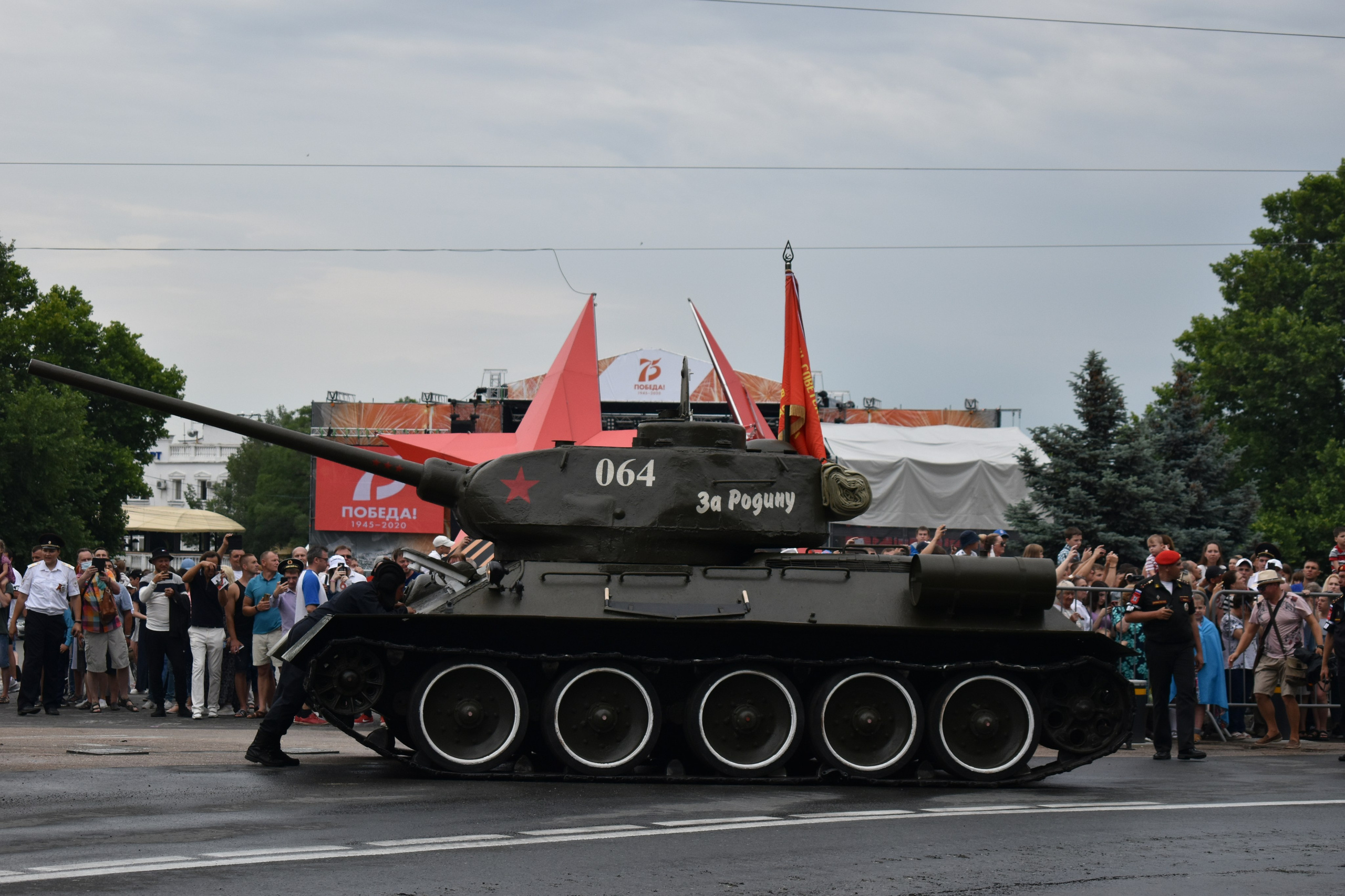 Парад Победы. Фотограф-ретушер в Крыму Юля Лобурец