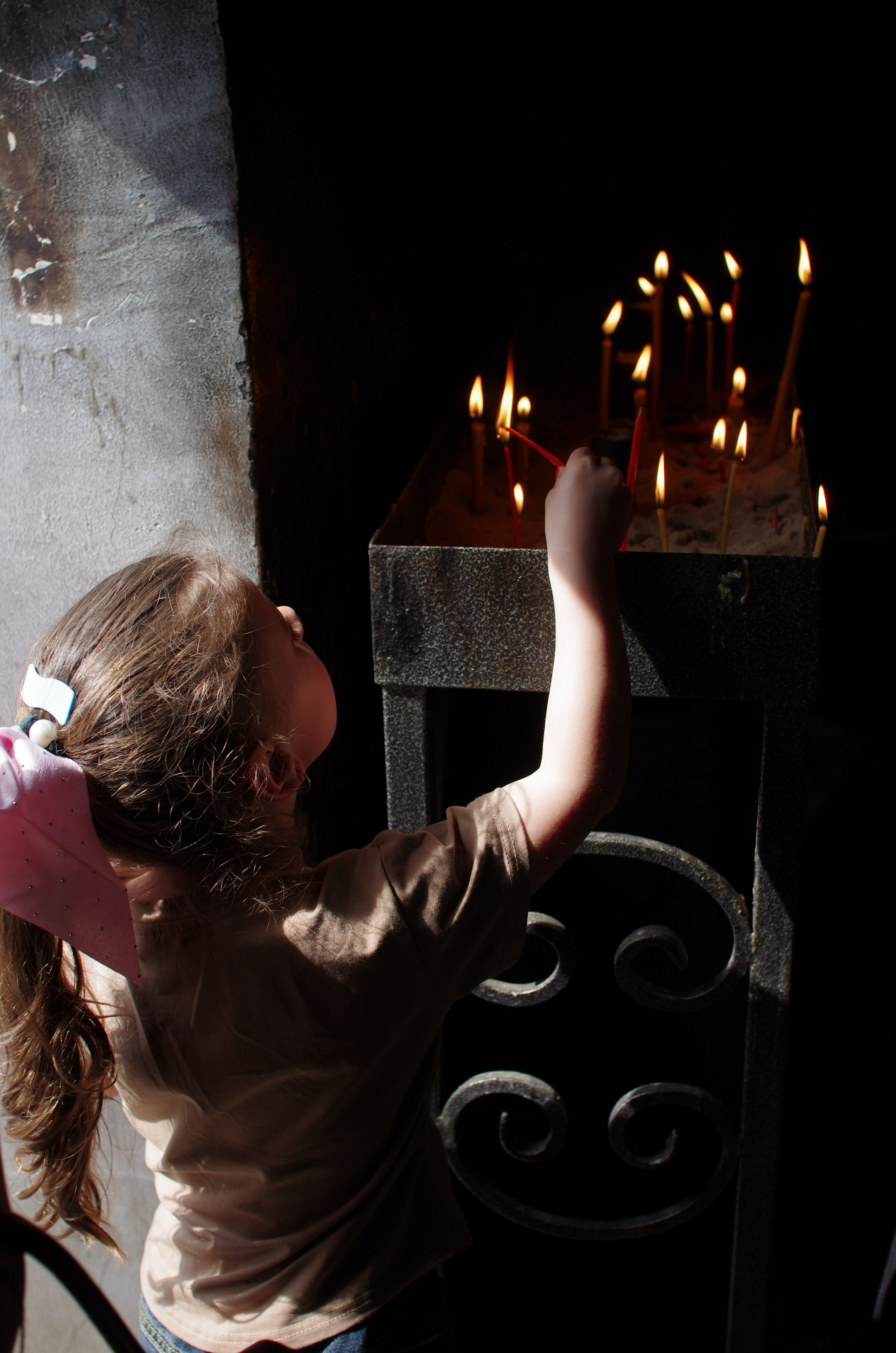 Крещение в Церкви Святого Георгия в Гогни. Портретный фотограф Денис Милютин
