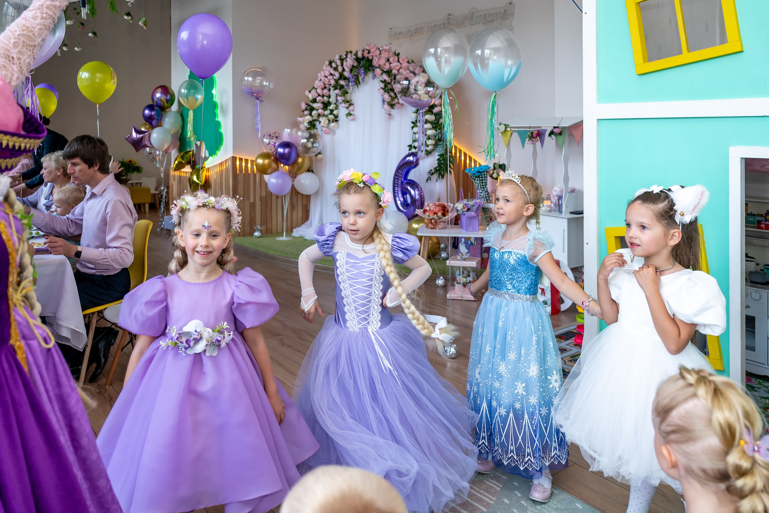 ДР в лофте с фокусником