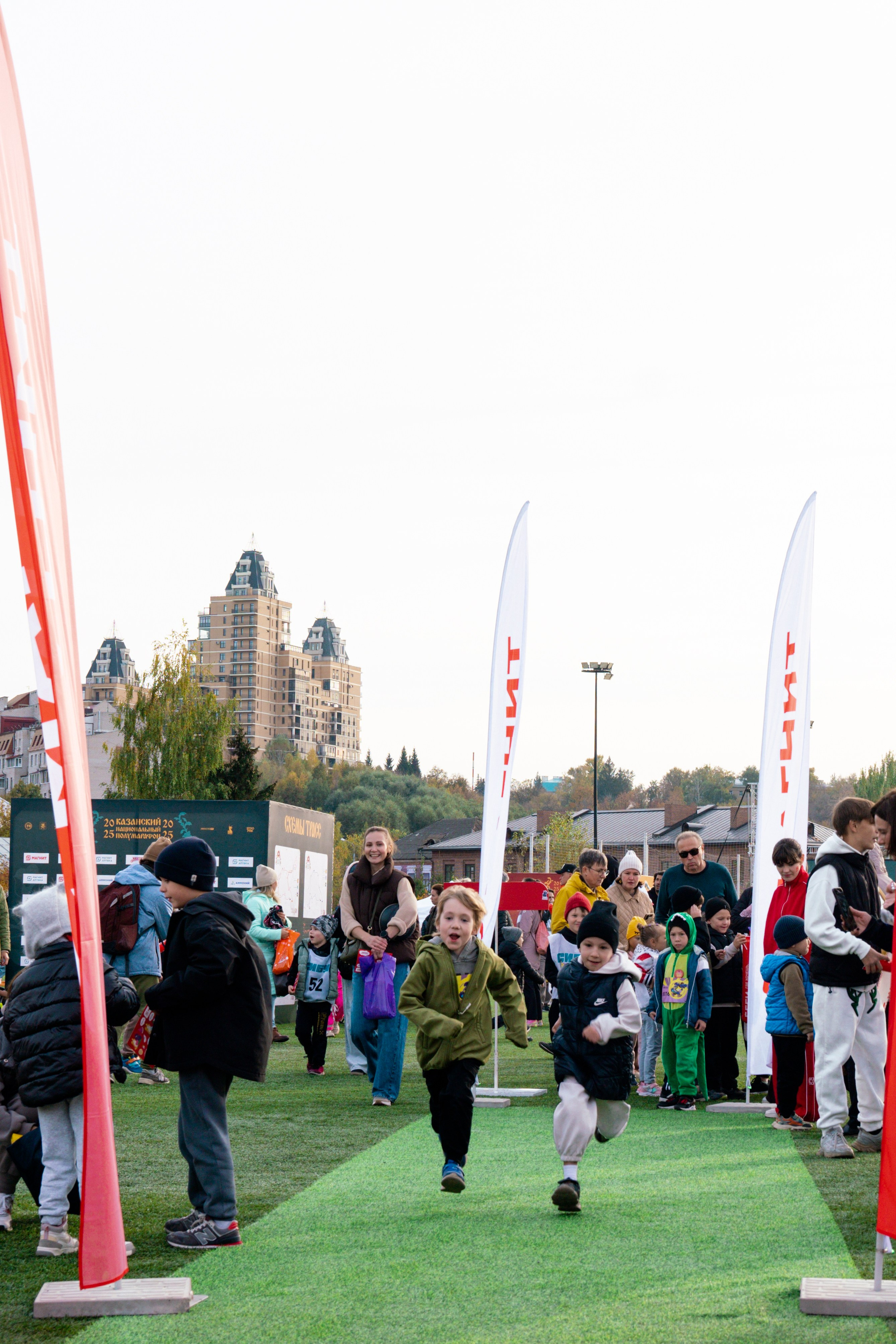 Магнит. Казанский национальный полумарафон 2025. Фотограф Казань