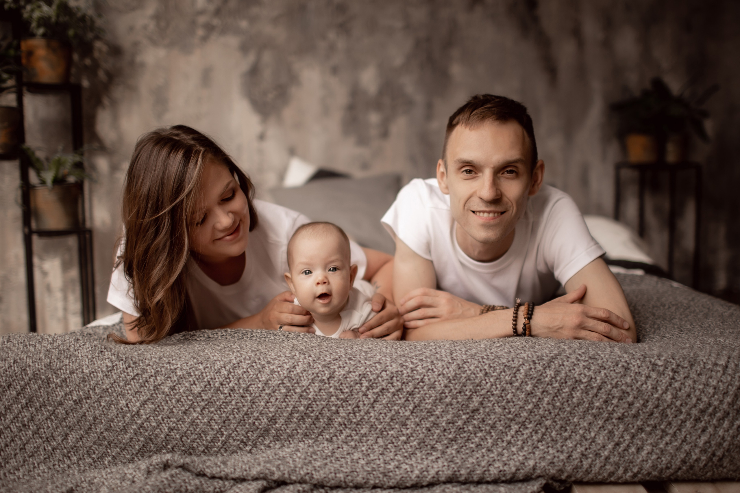 Валерия и Геннадий с крошкой. Семейный фотограф в Москве