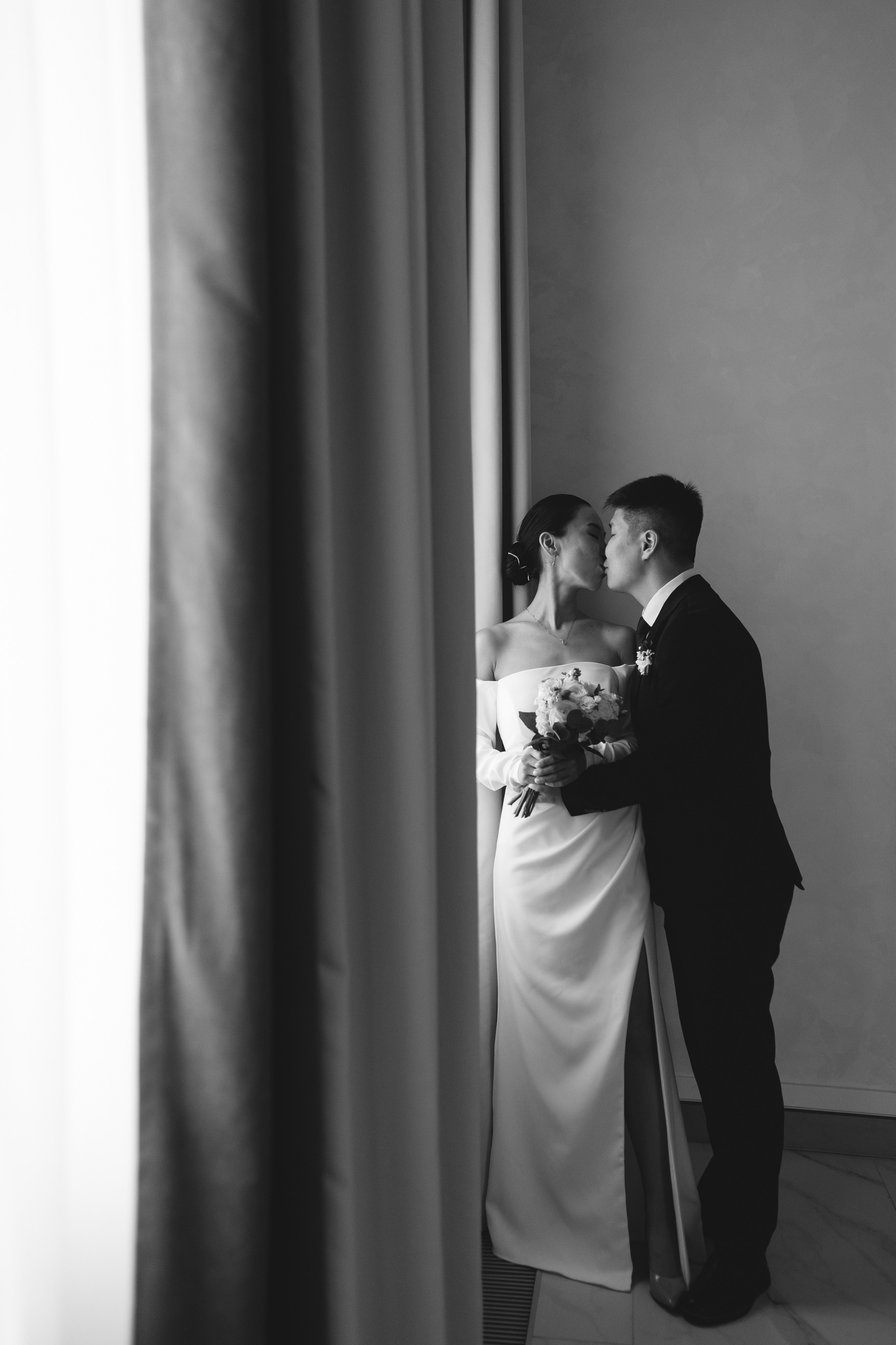 Свадебная фотосессия. Дворец Бракосочетания на Брусилова. Фотограф Валерия Горбунова Подольск Бутово Видное Щербинка