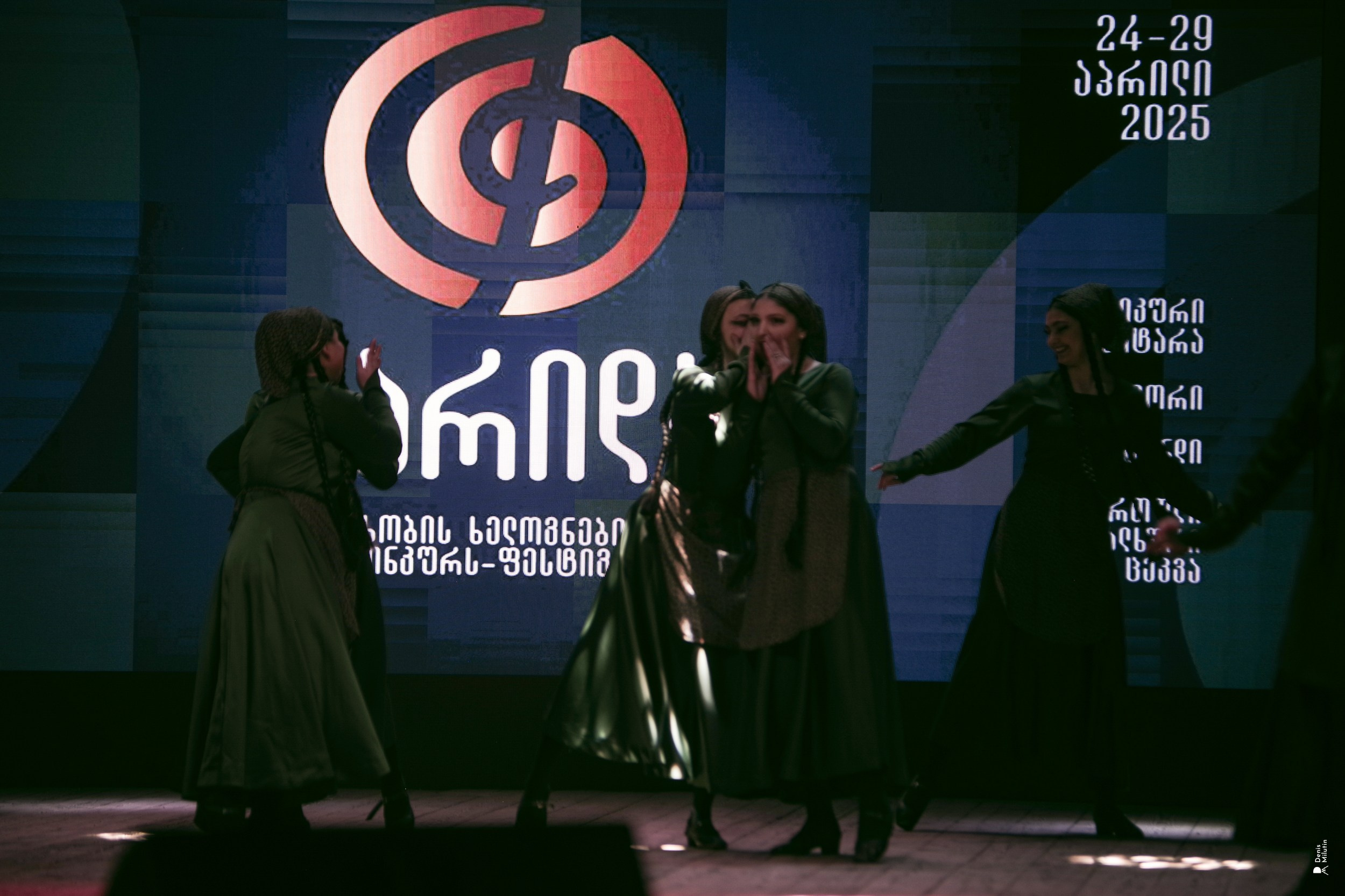 Танцы в Хоби. Портретный фотограф Денис Милютин