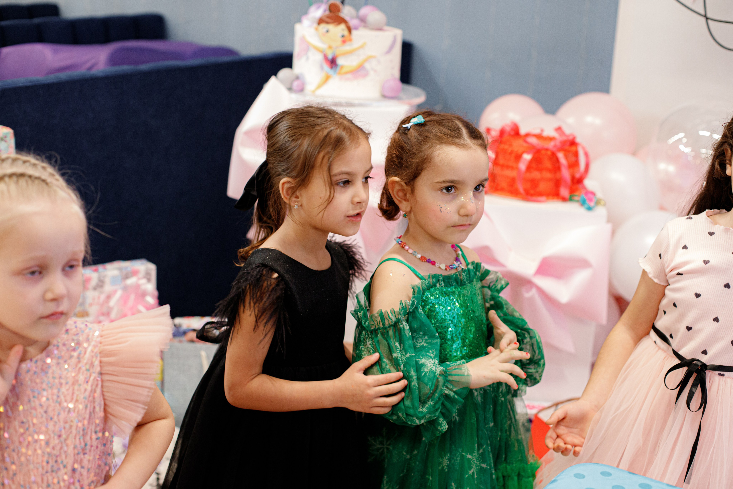 ASIA'S BIRTHDAY PARTY. Photokarish