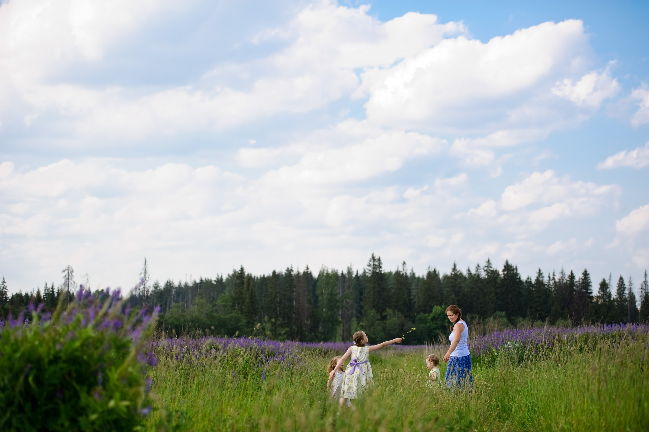 Лилия, Дарина, Элина и Владислава. Мама и дочки. Прогулка, Зеленоград. Семейный фотограф Анна Дубовская