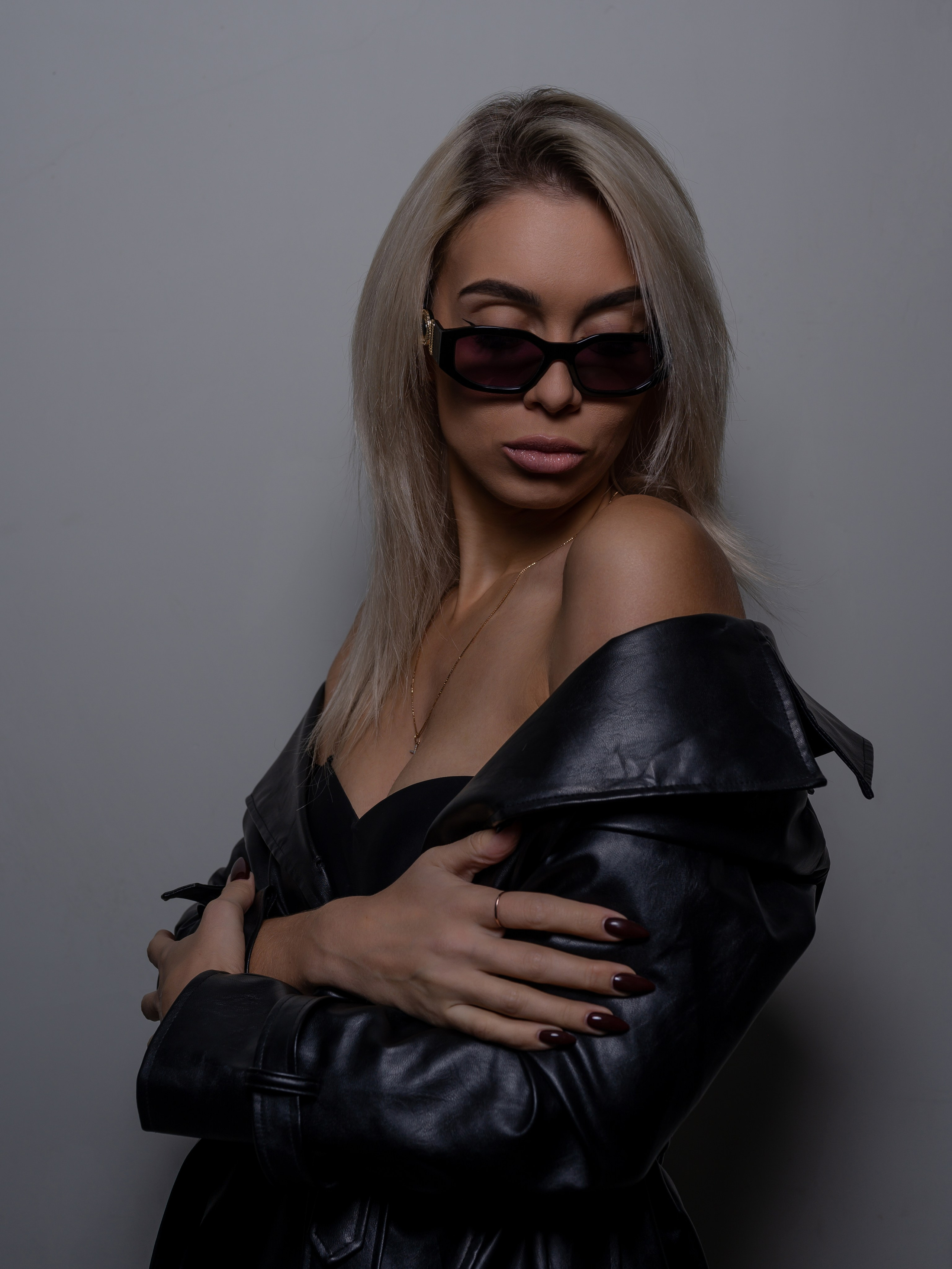 На парковке. Портретный и будуарный фотограф в Воронеже. Игорь Бабичев