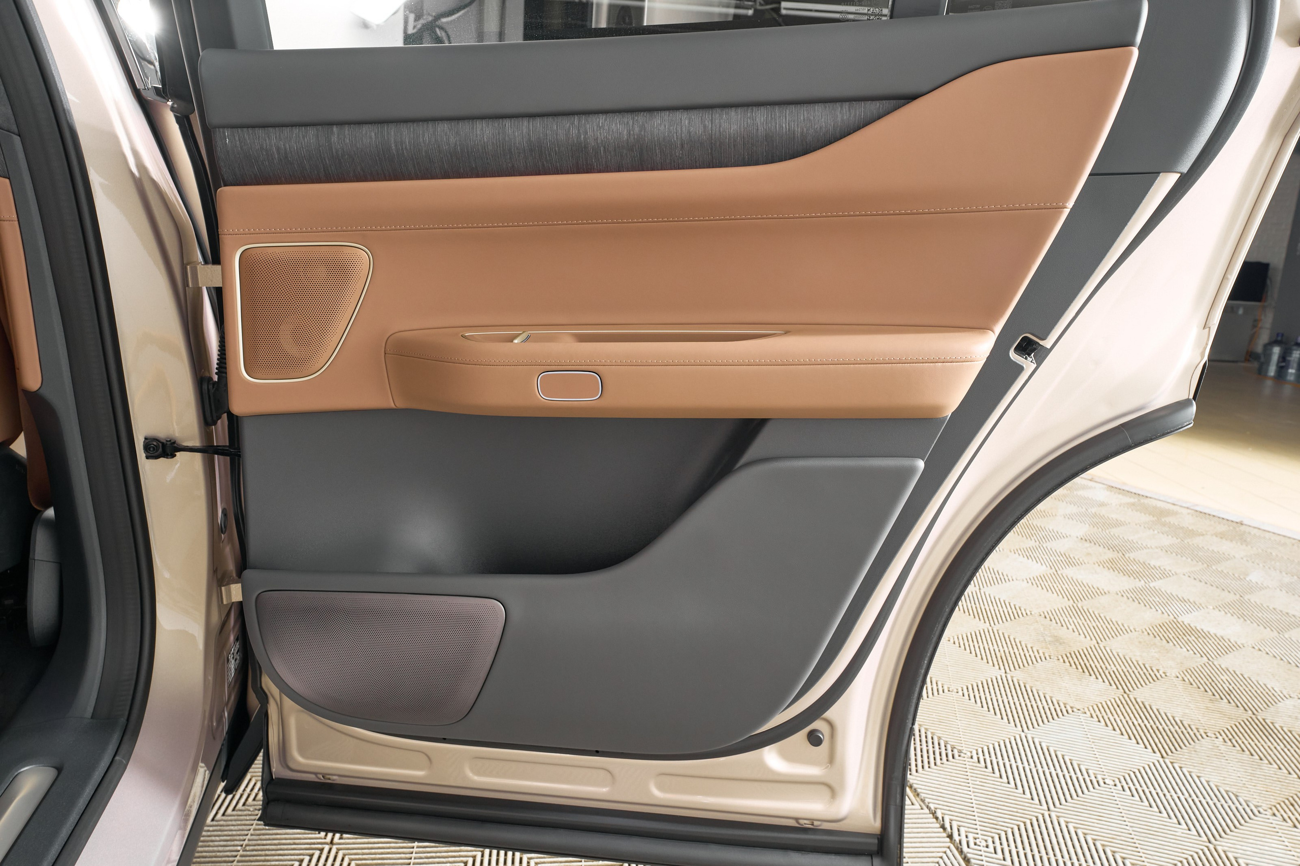 NIO ES8. Фотограф Николай Прокофьев модельные тесты в Москве