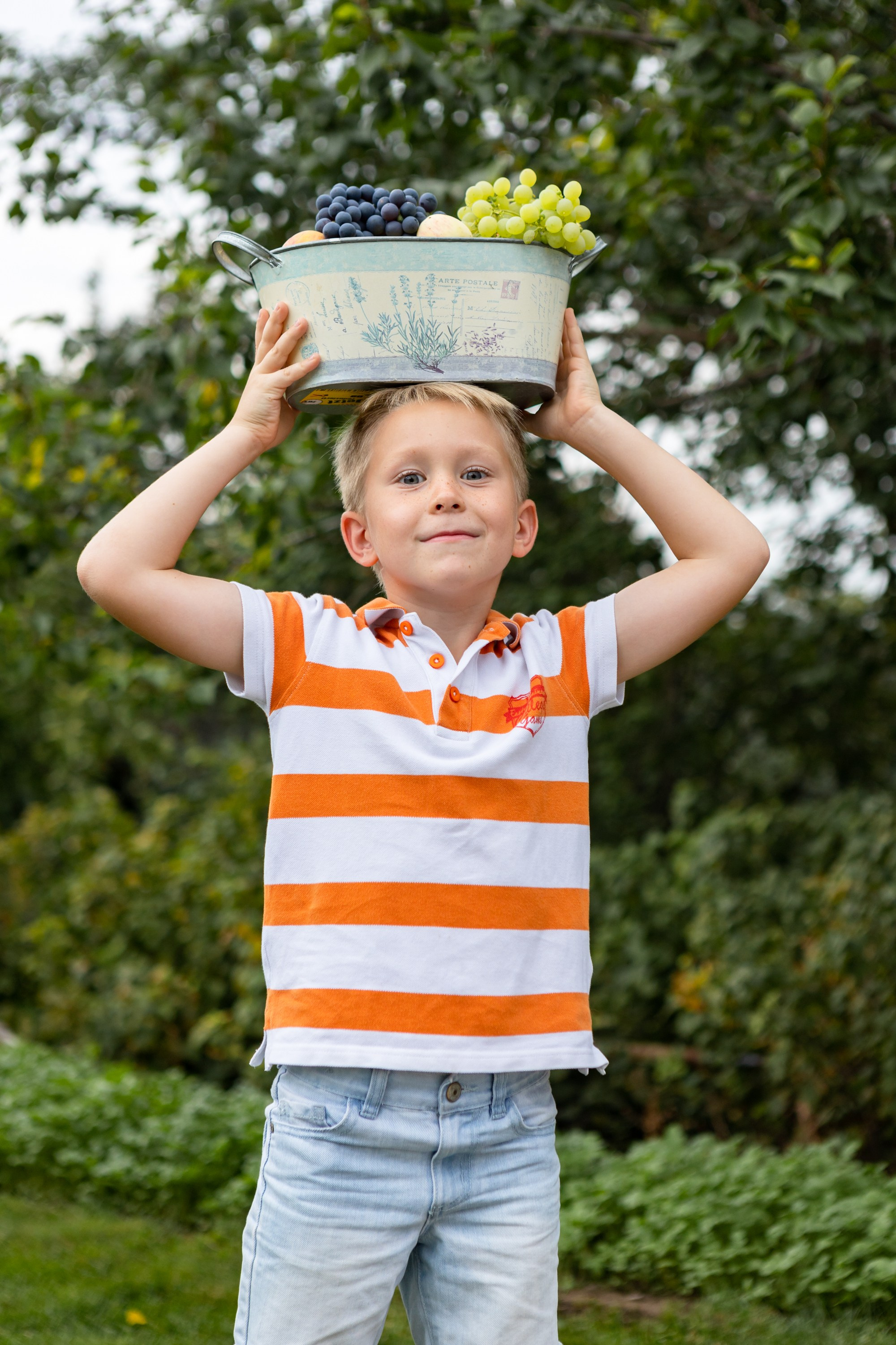 Семейная фотосессия на даче. Фотограф в Оренбурге. Профессиональный фотограф