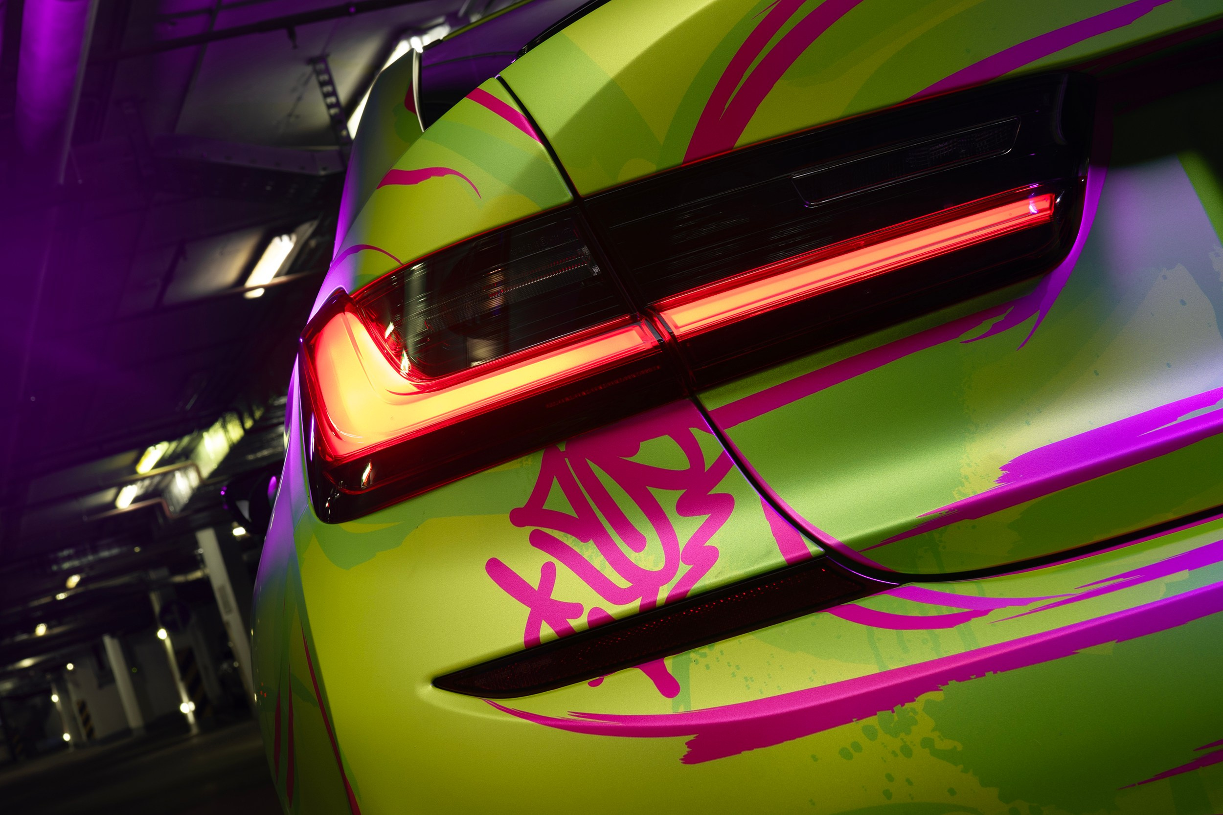 Винилография на BMW 3 G20. Студия дизайна и оклейки авто Barmaley Design