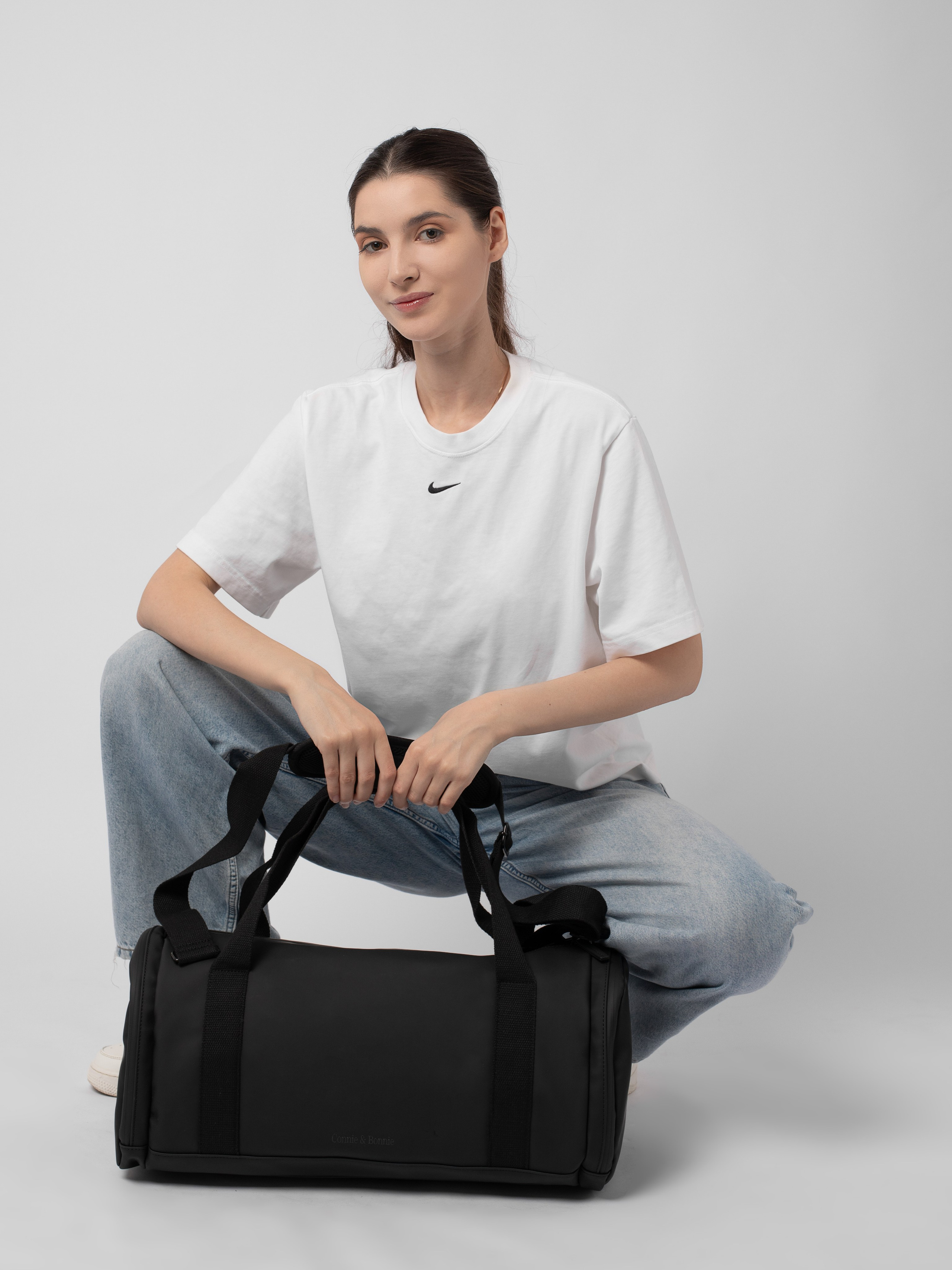 Женские сумки. Фотостудия предметной и модельной съёмки для маркетплейсов