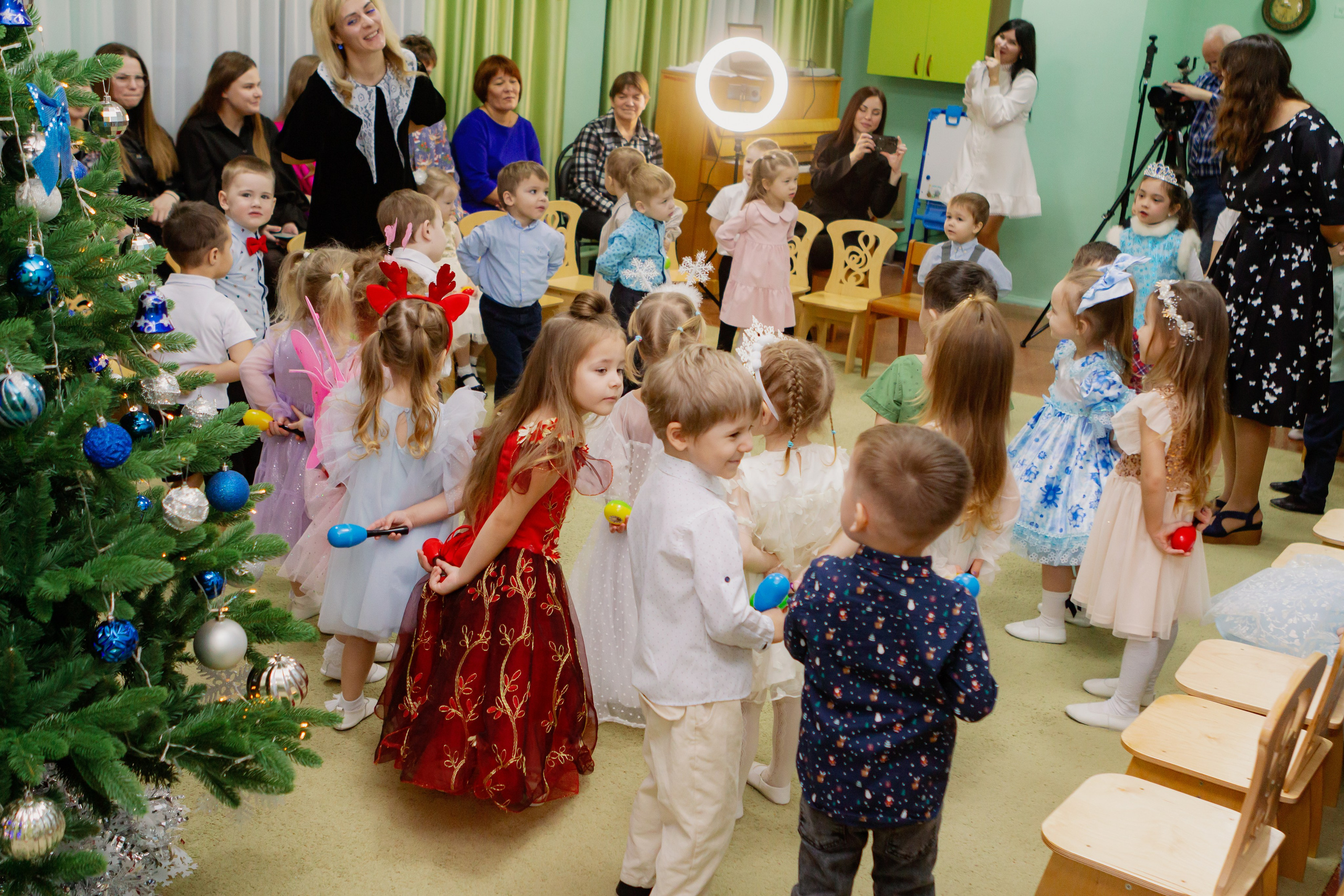 Фотосъёмка новогоднего утренника. Фотограф в Екатеринбурге Пойгина Елена