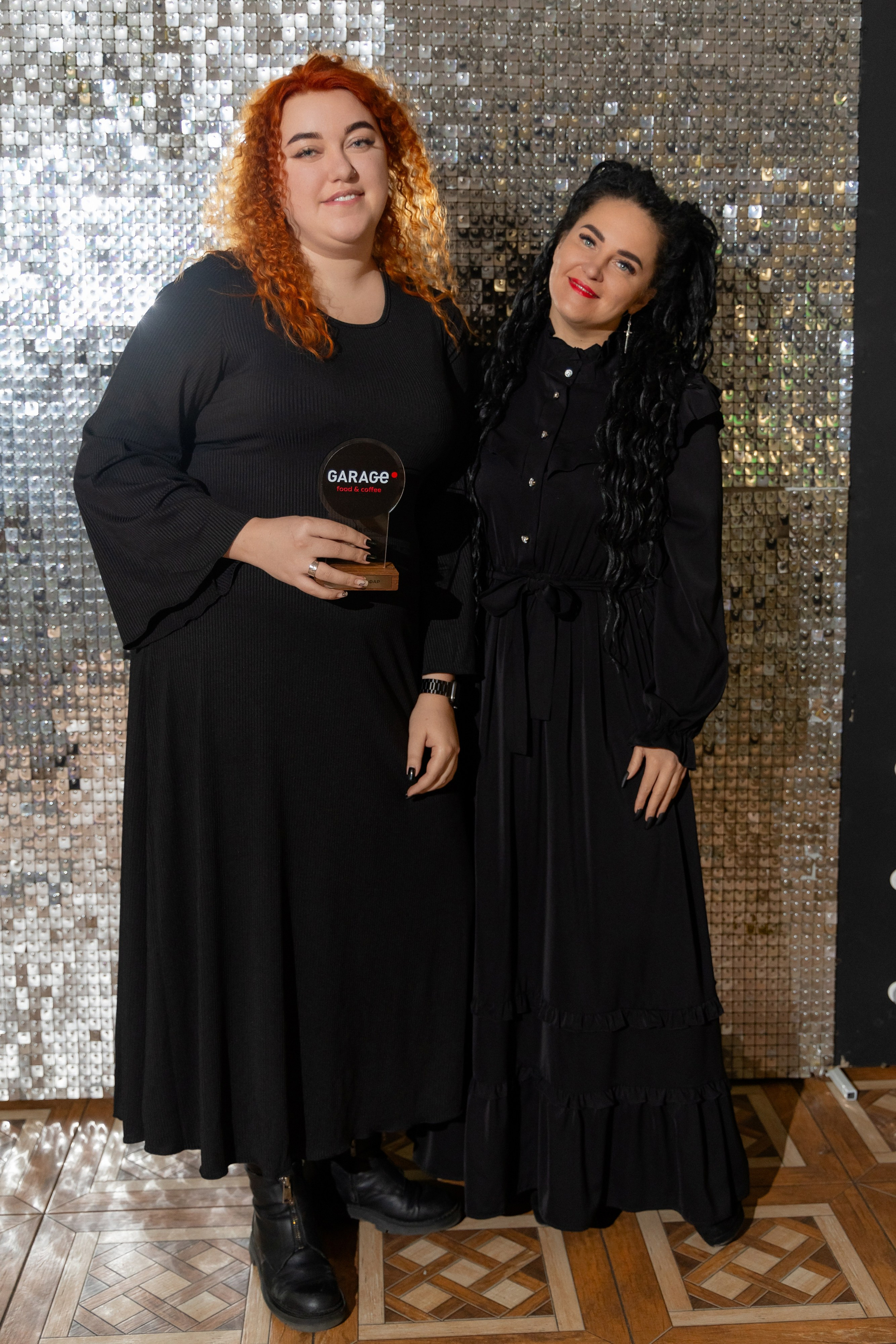 Корпоративная фотосъемка для кафе GARAGE | Новый год 2025 | Минск. Свадебный фотограф в Минске/Беларуси Сергей Спиридонов