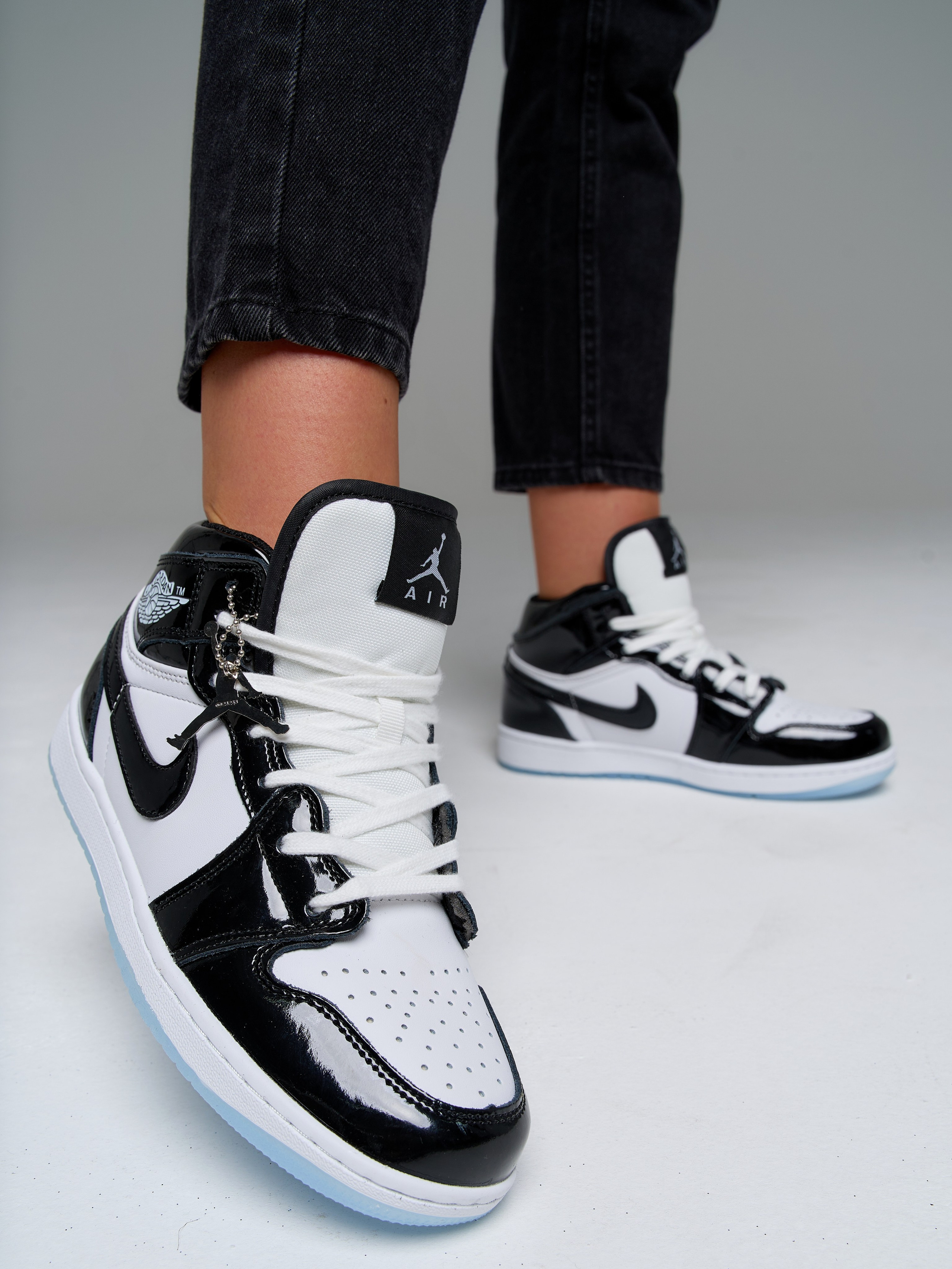 Кроссовки. Фотограф для маркетплейсов в Москве