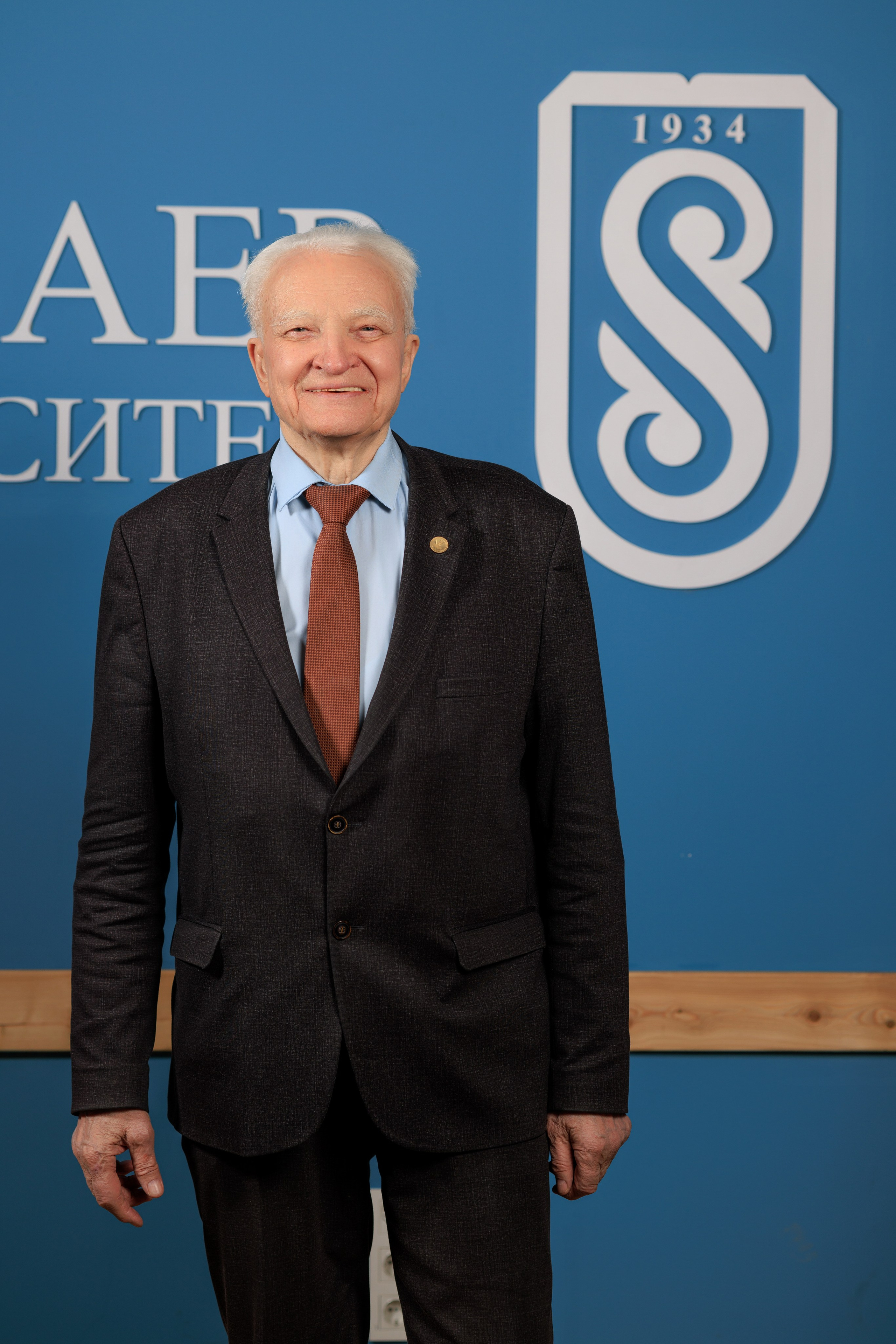 Бизнес-фотограф в Алматы — корпоративные съёмки, деловые портреты и репортажи. Профессиональный фотограф в Алматы