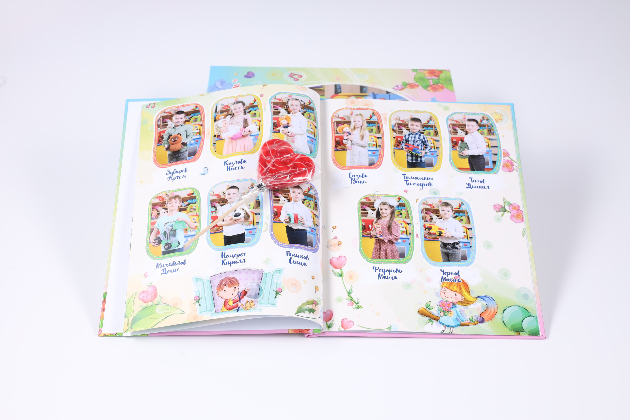 Образец многостраничного фотоальбома для выпускников ДС (3 дня съемок с дорогой в Тульскую область). Фотограф в Туле Крупский АнДРей. Фотостудия «КАДР71» в Туле