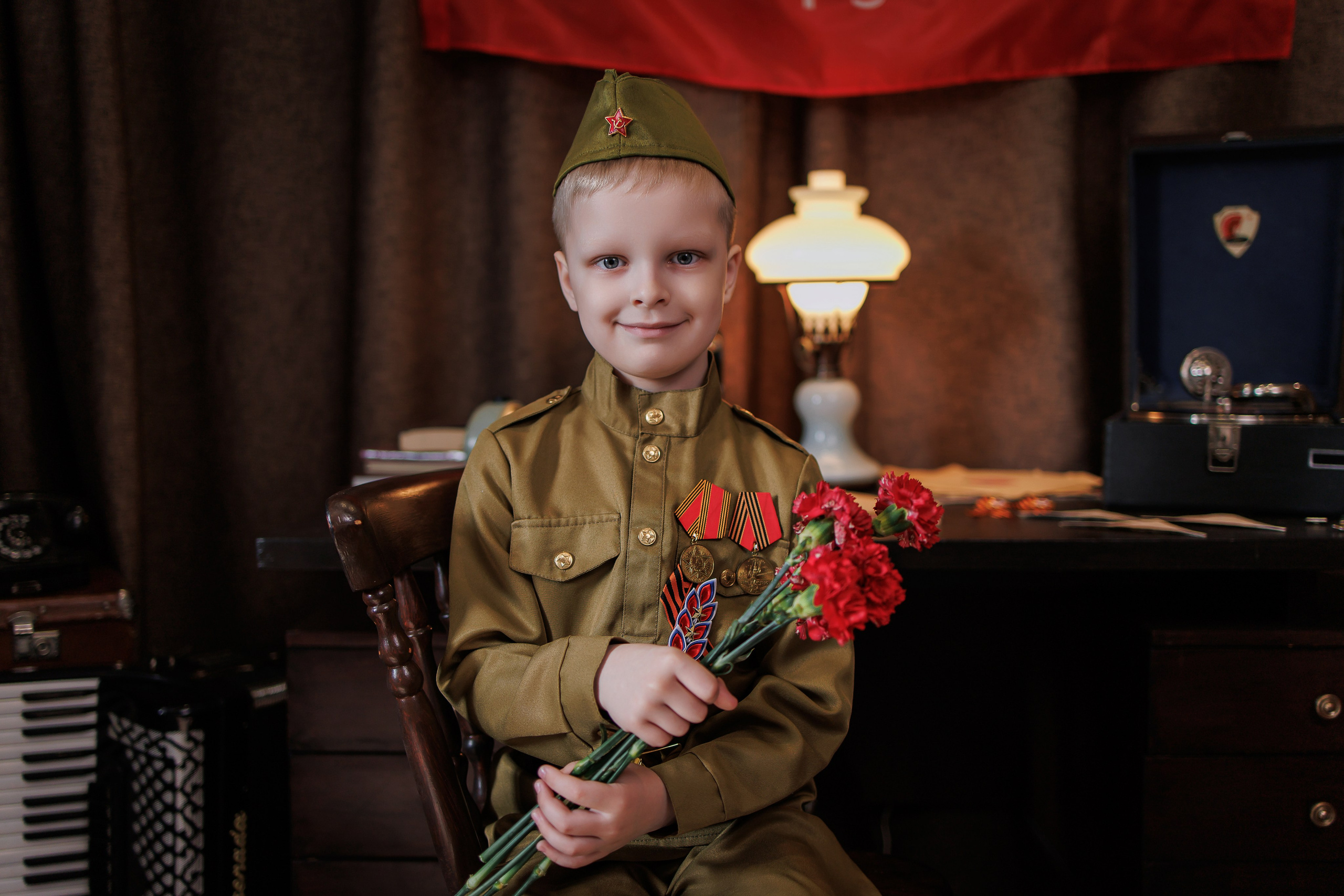 9 мая. Интерьерная фотостудия Background в Омске