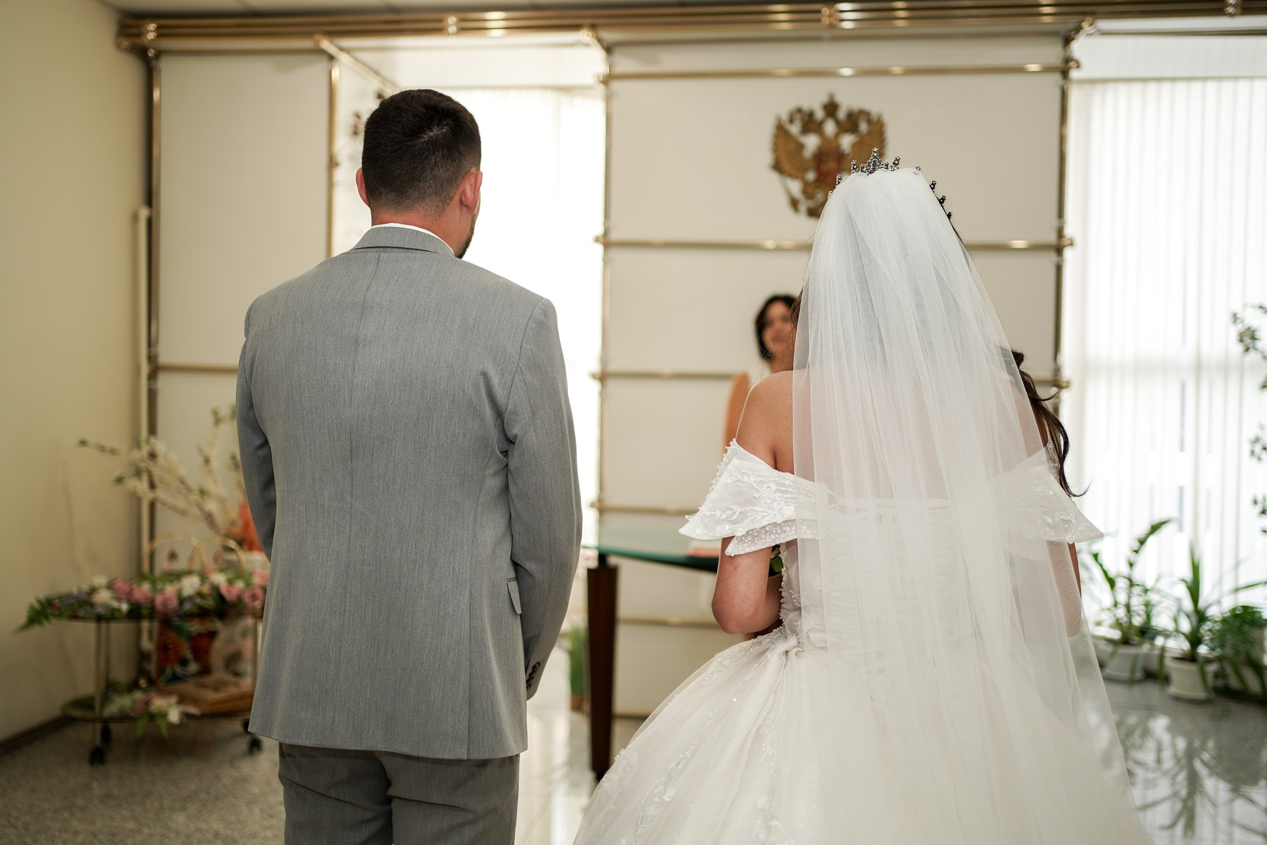 Фотосессия в ЗАГСе Ленинского района в Ростове-на-Дону. Фотограф Алёна Чёботова. Свадебный фотограф в Ростове-на-Дону. Таинство Крещения и Венчания, семейные фотосессии. Алёна Чёботова