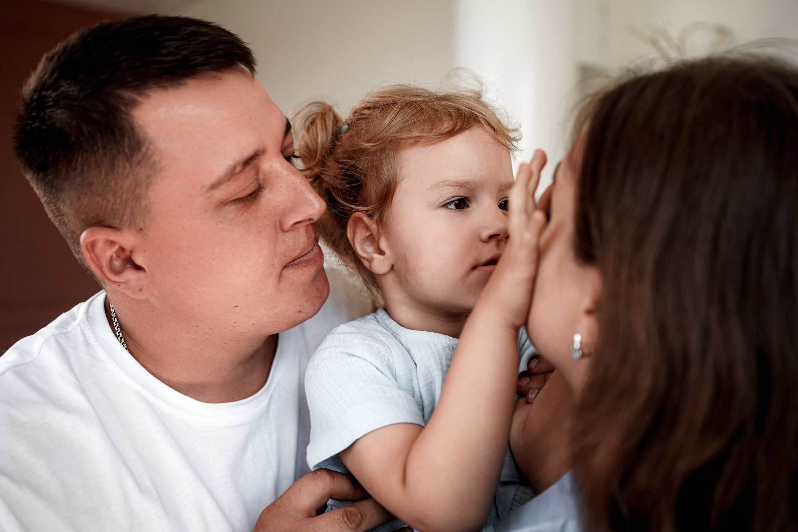 Семейная фотосессия в студии Терра в Новочеркасске. Фотограф Ростов-на-Дону. Свадебный фотограф в Ростове-на-Дону. Таинство Крещения и Венчания, семейные фотосессии. Алёна Чёботова