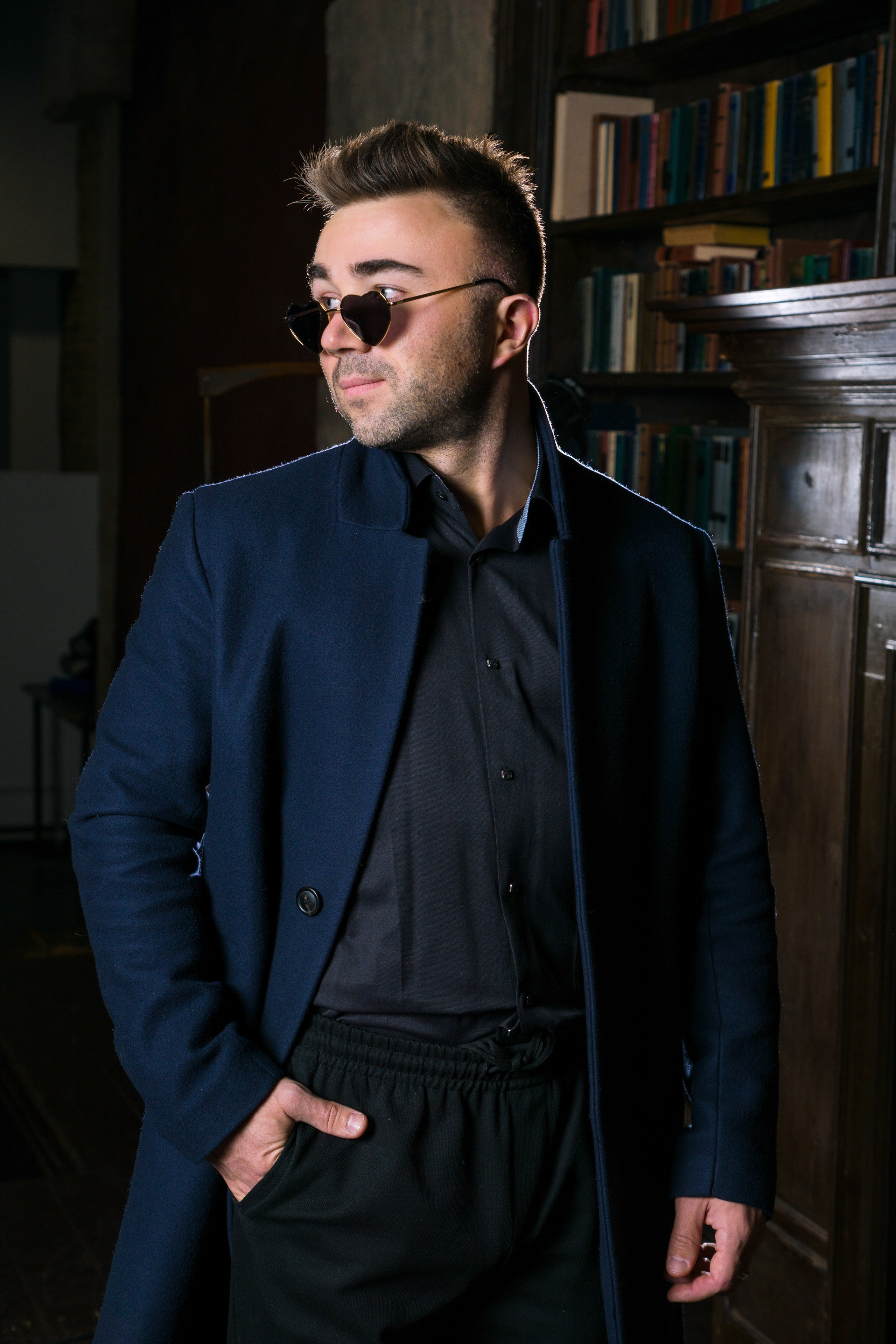 Ведущий Илья. Фотограф