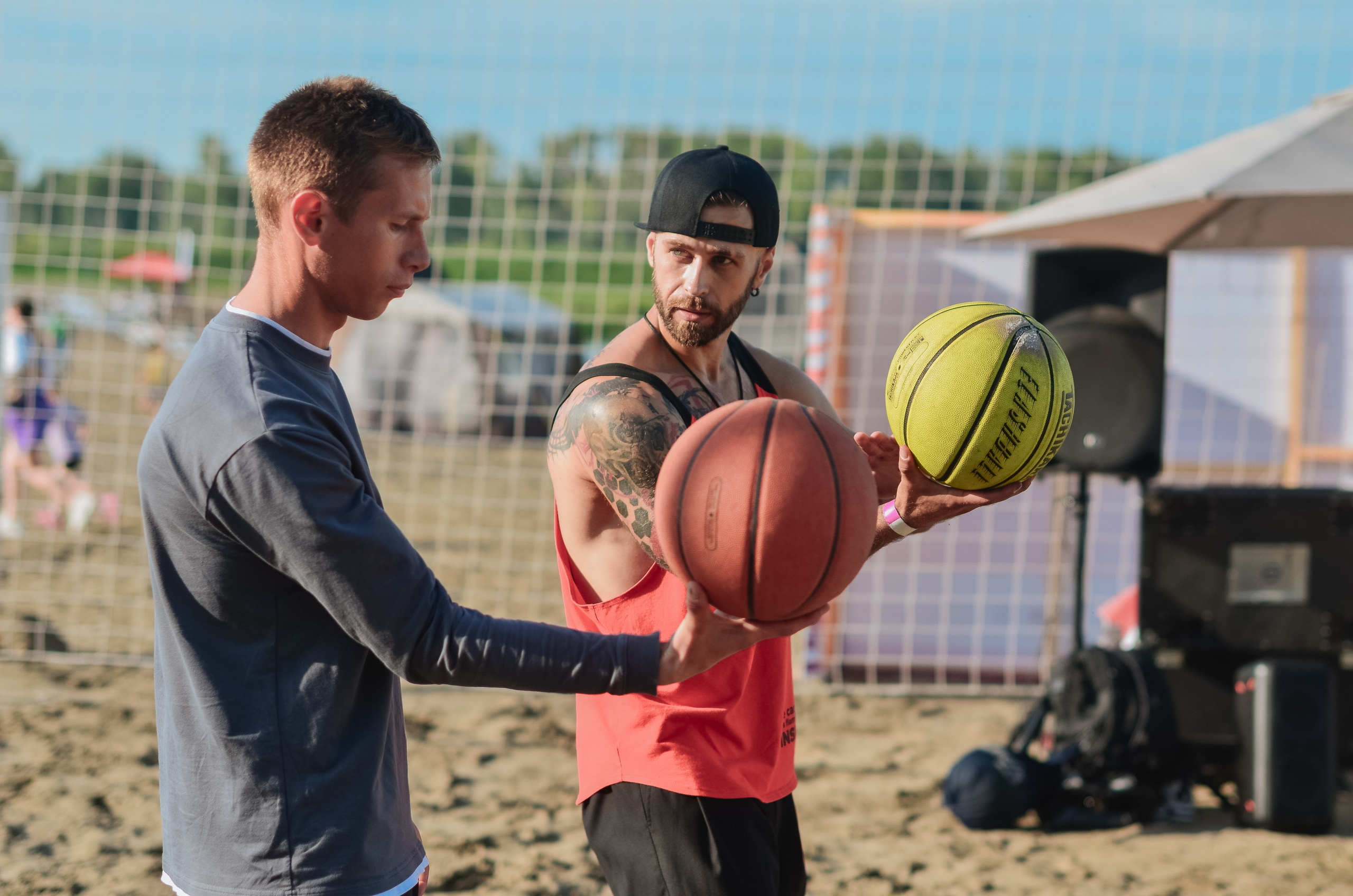 Фестиваль «Грань» 2025. Спортивная площадка. Денисова Аля — фотограф для парных съемок и индивидуальных историй в Барнауле