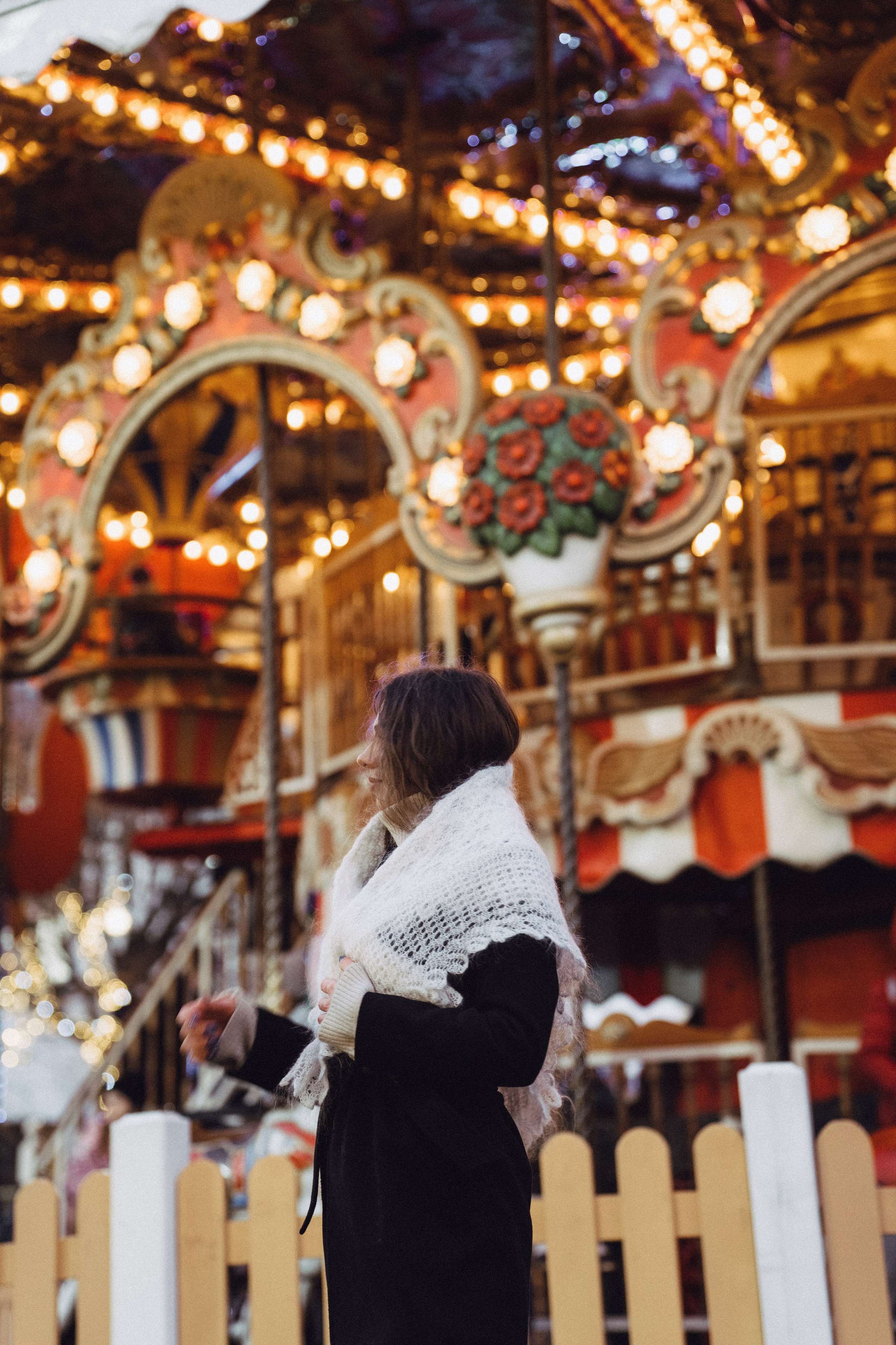 ПРОГУЛКА НА МАНЕЖНОЙ ПЛОЩАДИ ДЛЯ ДЕВУШКИ ПЕРЕД НОВЫМ ГОДОМ (НОВОГОДНЯЯ ФОТОСЕССИИЯ НА МАНЕЖНОЙ ПЛОЩАДИ). Профессиональный фотограф, Санкт-Петербург — Виктория Богомолова