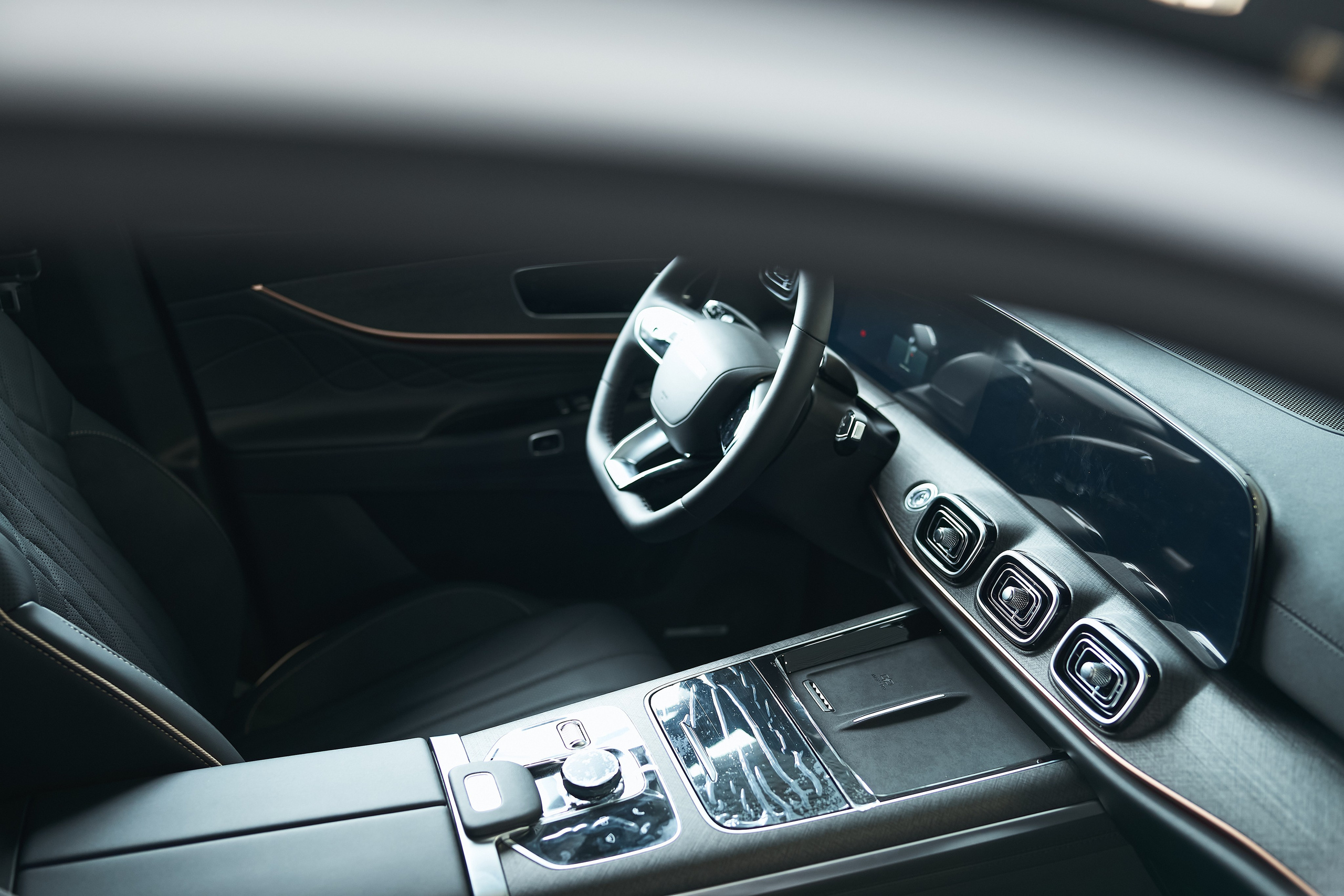 Автосалон «Боравто». Фотограф Олег Сотник