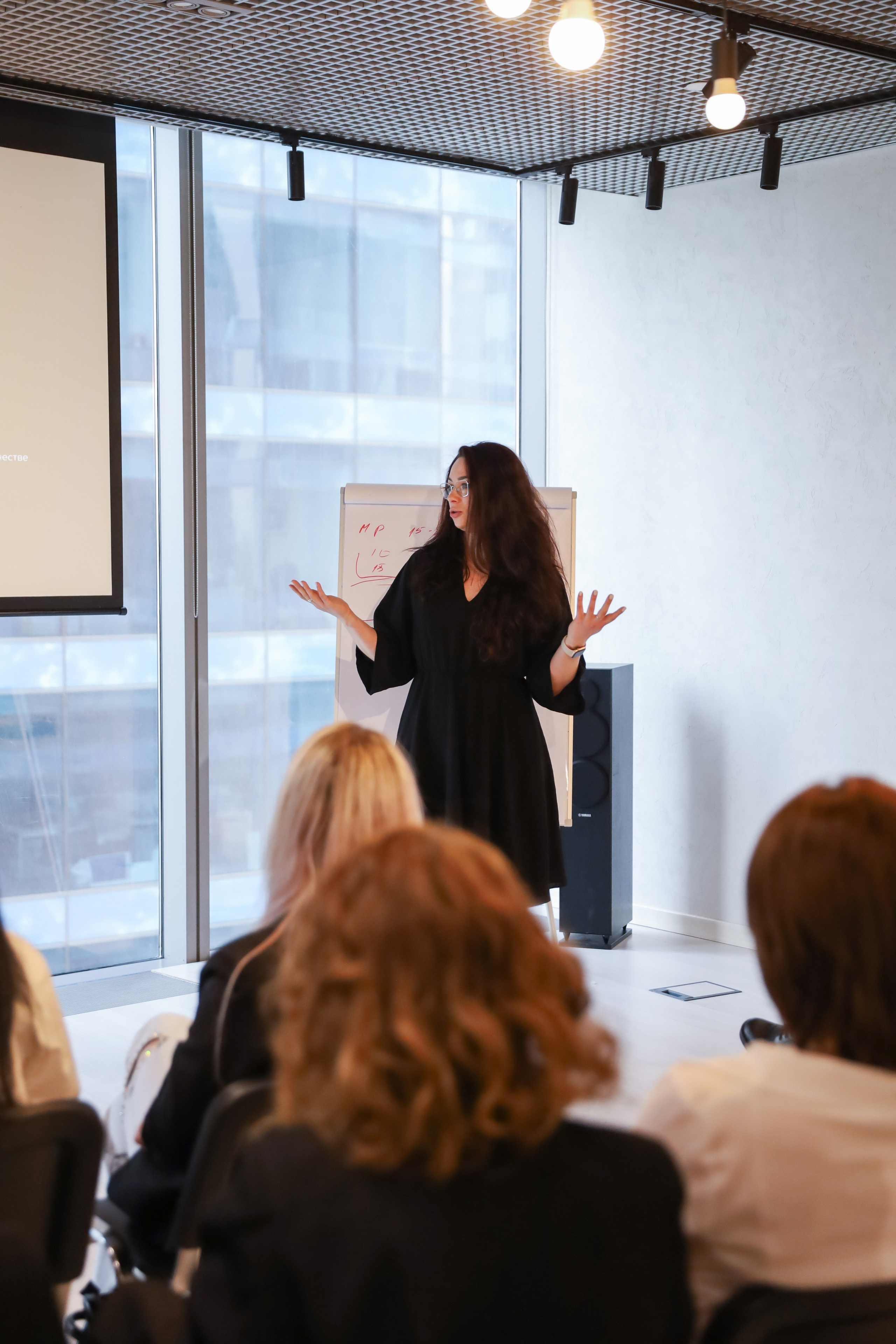 КОНФЕРЕНЦИЯ ВЫПУСКНИКОВ ШКОЛЫ ПРОДЮСИРОВАНИЯ АННЫ НОВИКОВОЙ. Фотограф мероприятий Ирина Каширина