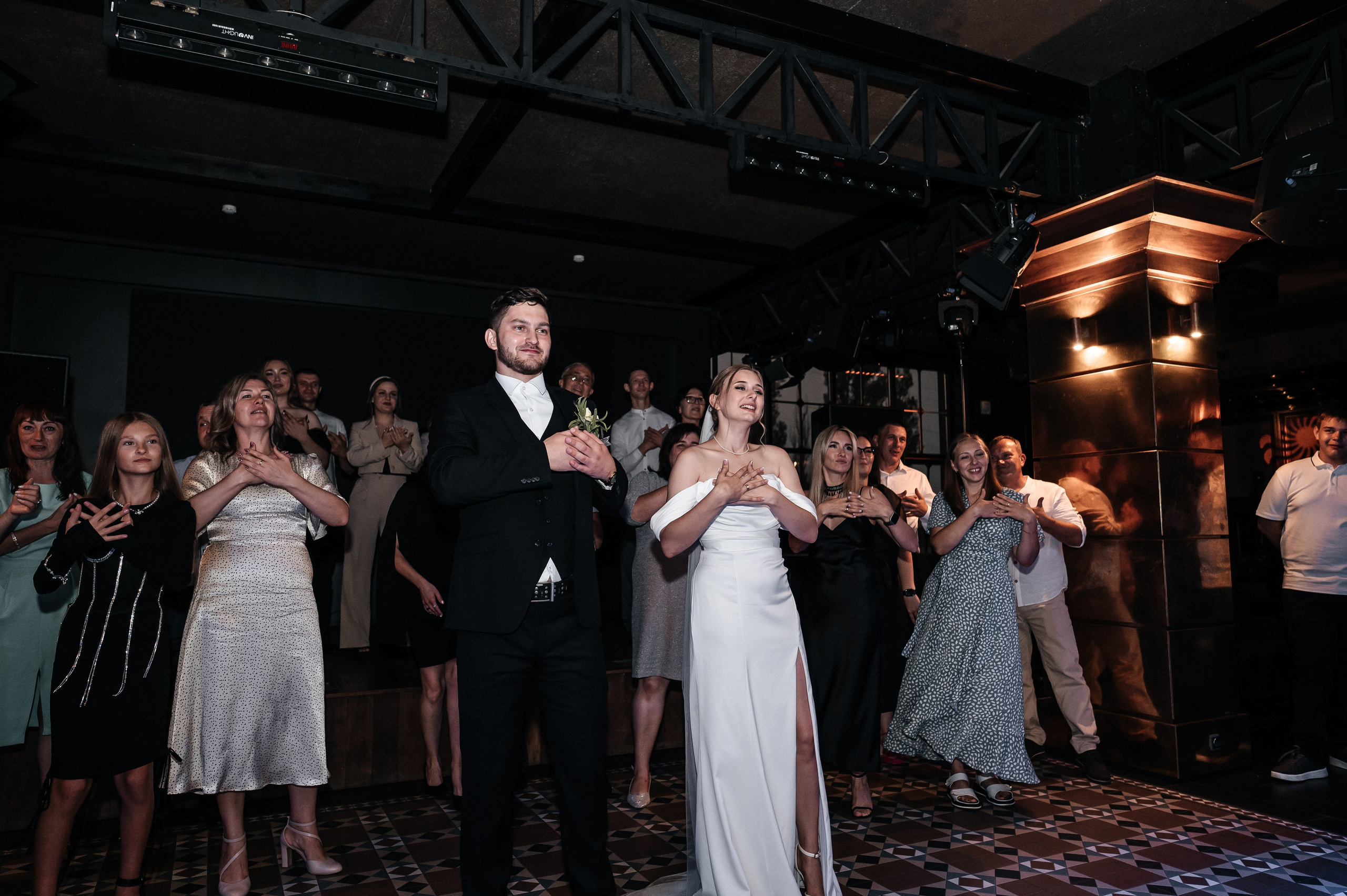 Даниил и Валерия. Черная утка. Полный день. Фотограф Екатерина Бочарникова