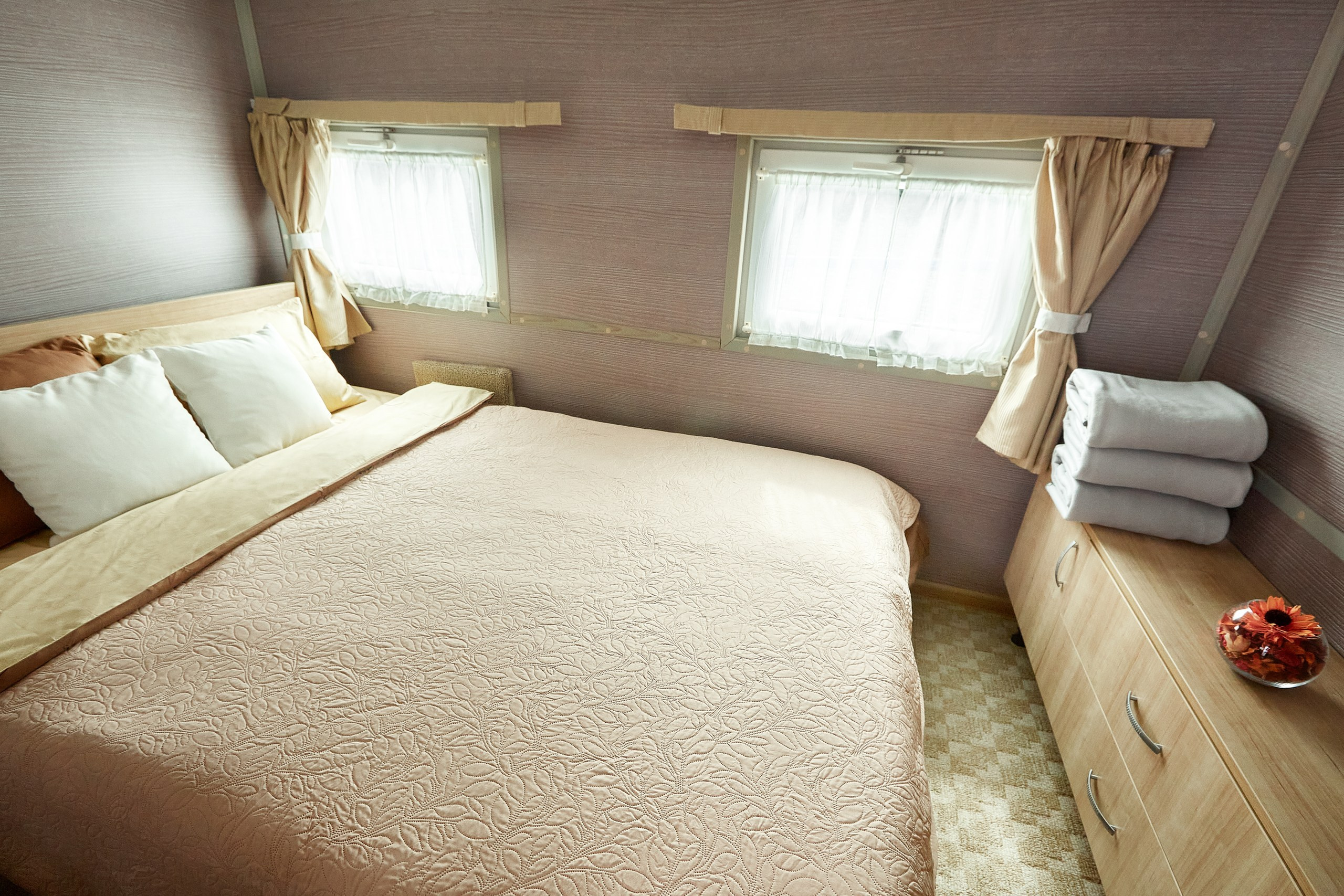 Съёмка интерьера прогулочного катера типа «Ярославец» (1958)