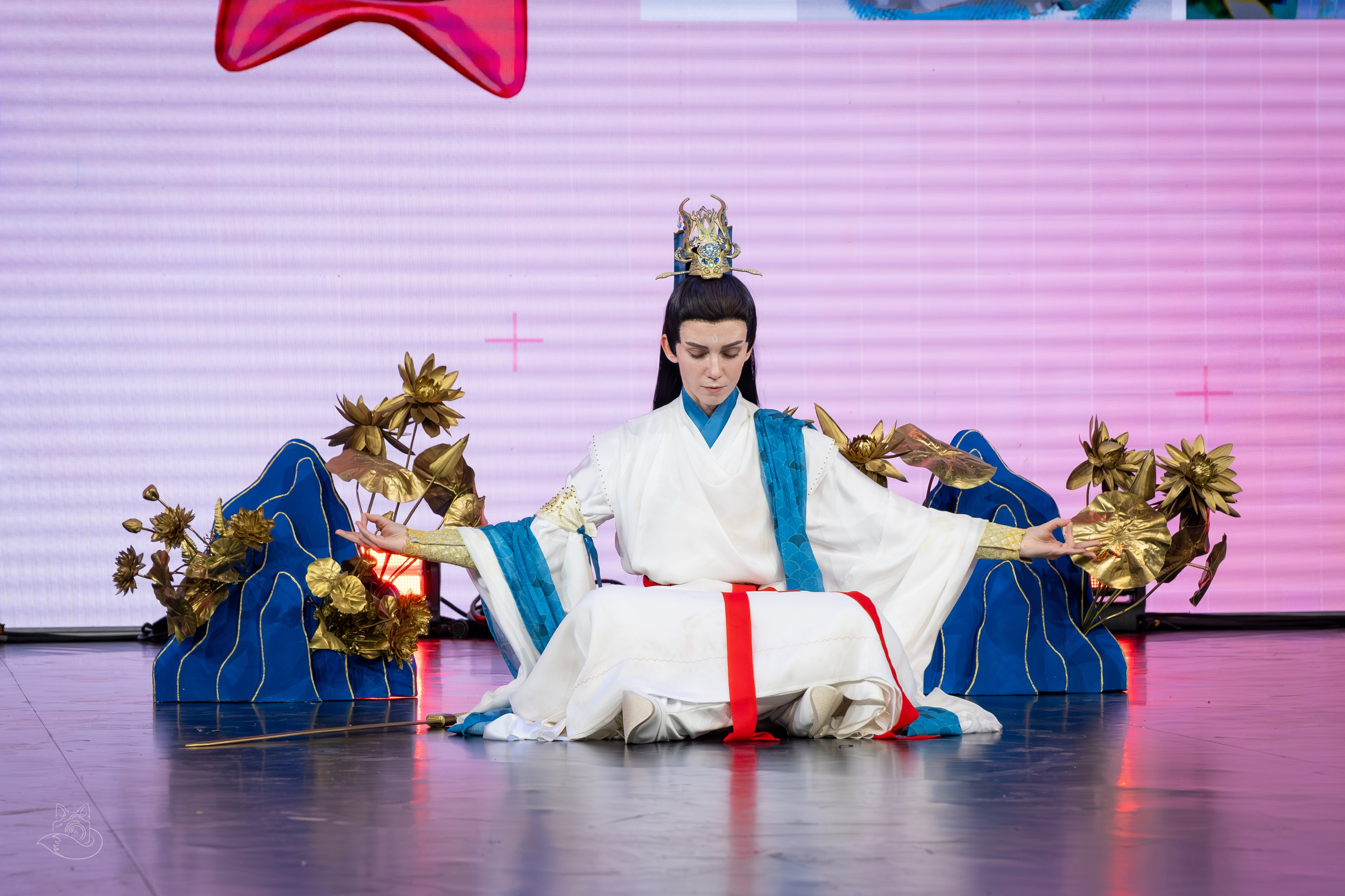 Сцена РЭД ЭКСПО 2024. Косплей фотограф