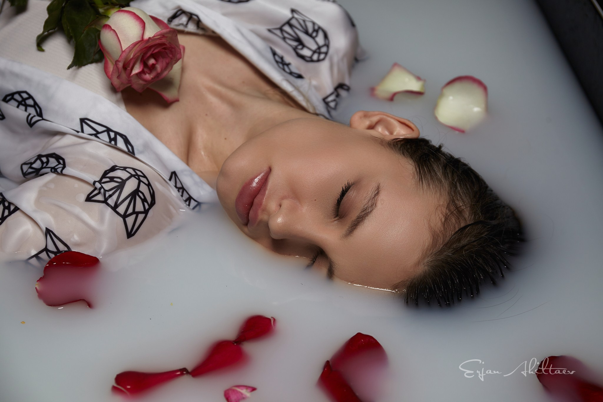 Тонкая грань нежности. Erjan Ahiltaev — Photographer in Almaty