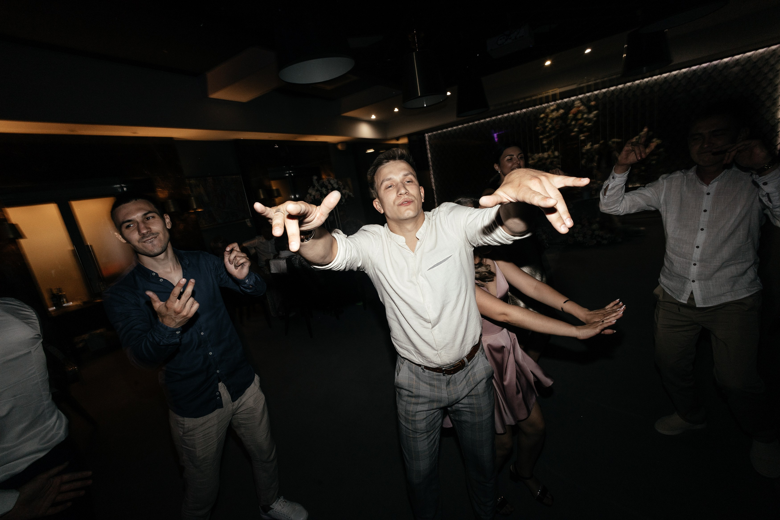 Свадебный фотограф Уфа — Руслан ГабдлисламовЖивые эмоции, красивые кадры, воспоминания на всю жизнь.Работаю по всей Республике Башкортоста. Свадебный фотограф Уфа Руслан Габдлисламов