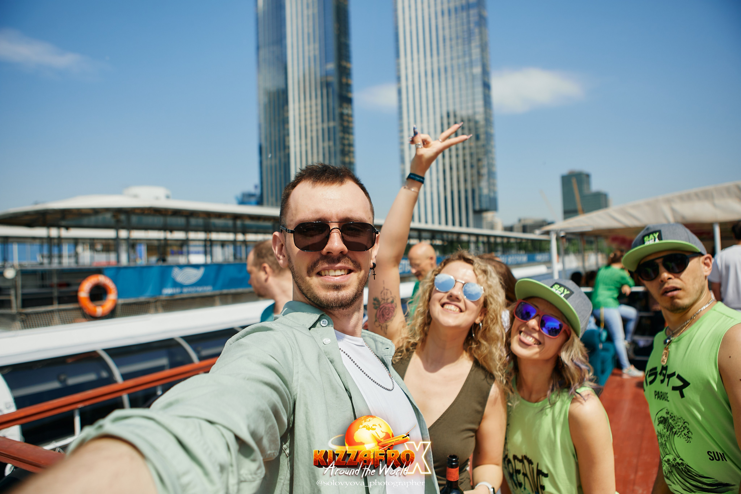 Boat party. Свадебный фотограф