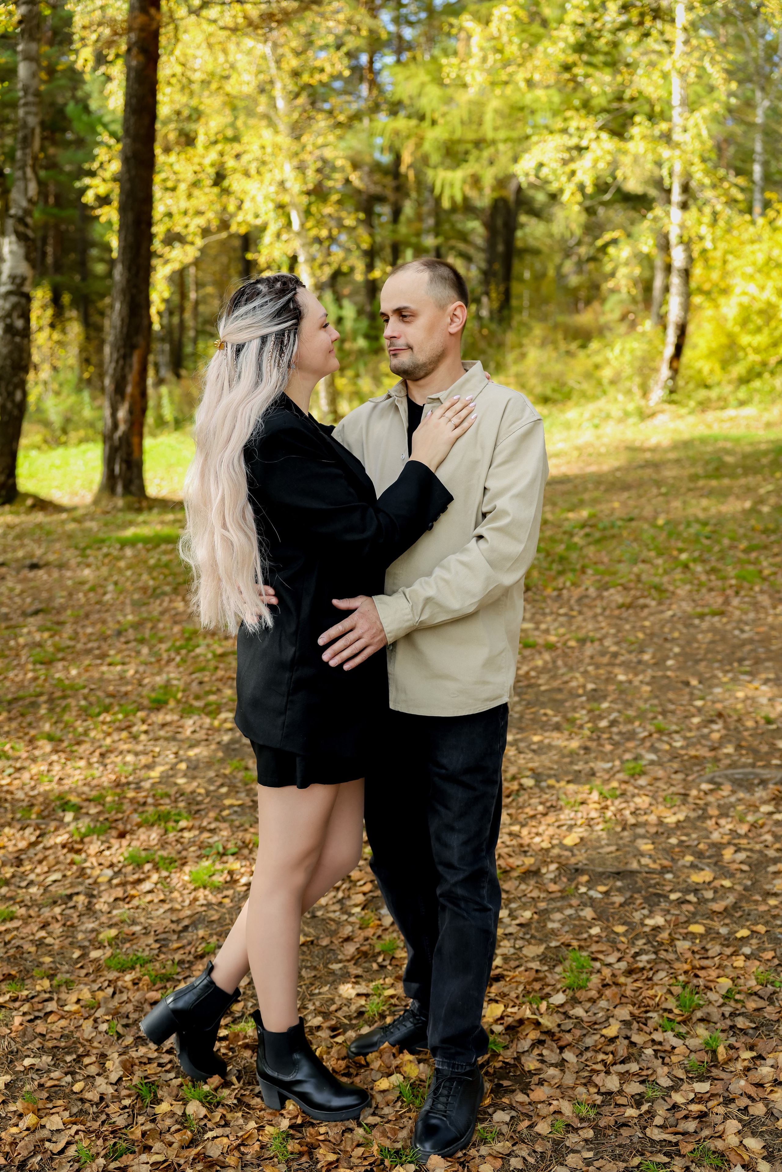 Семейная осенняя прогулочная фотосессия 2025