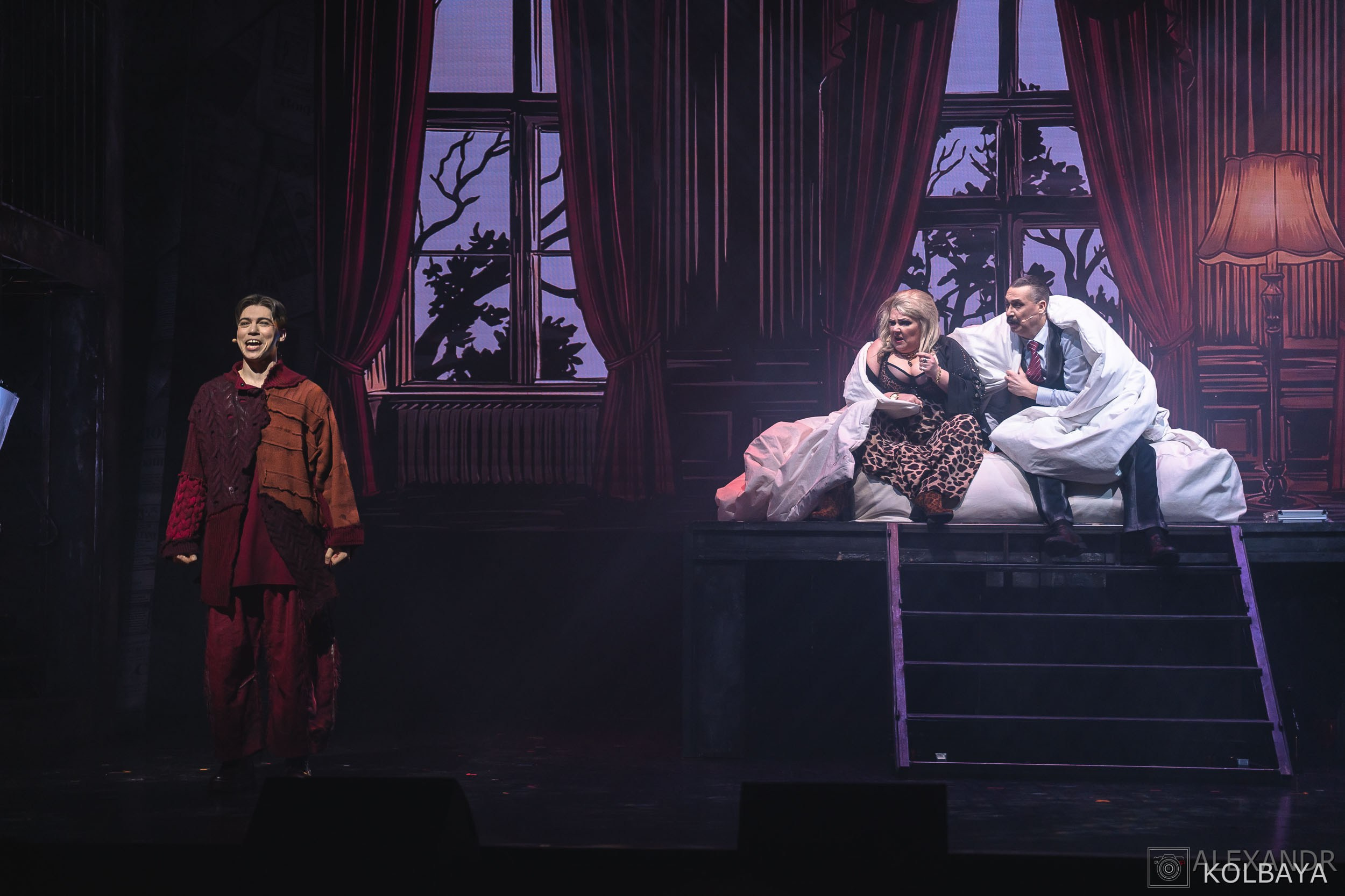 Фотографии со спектакля «Однажды в городе N». Концертный и театральный репортажный фотограф в Москве Александр Колбая