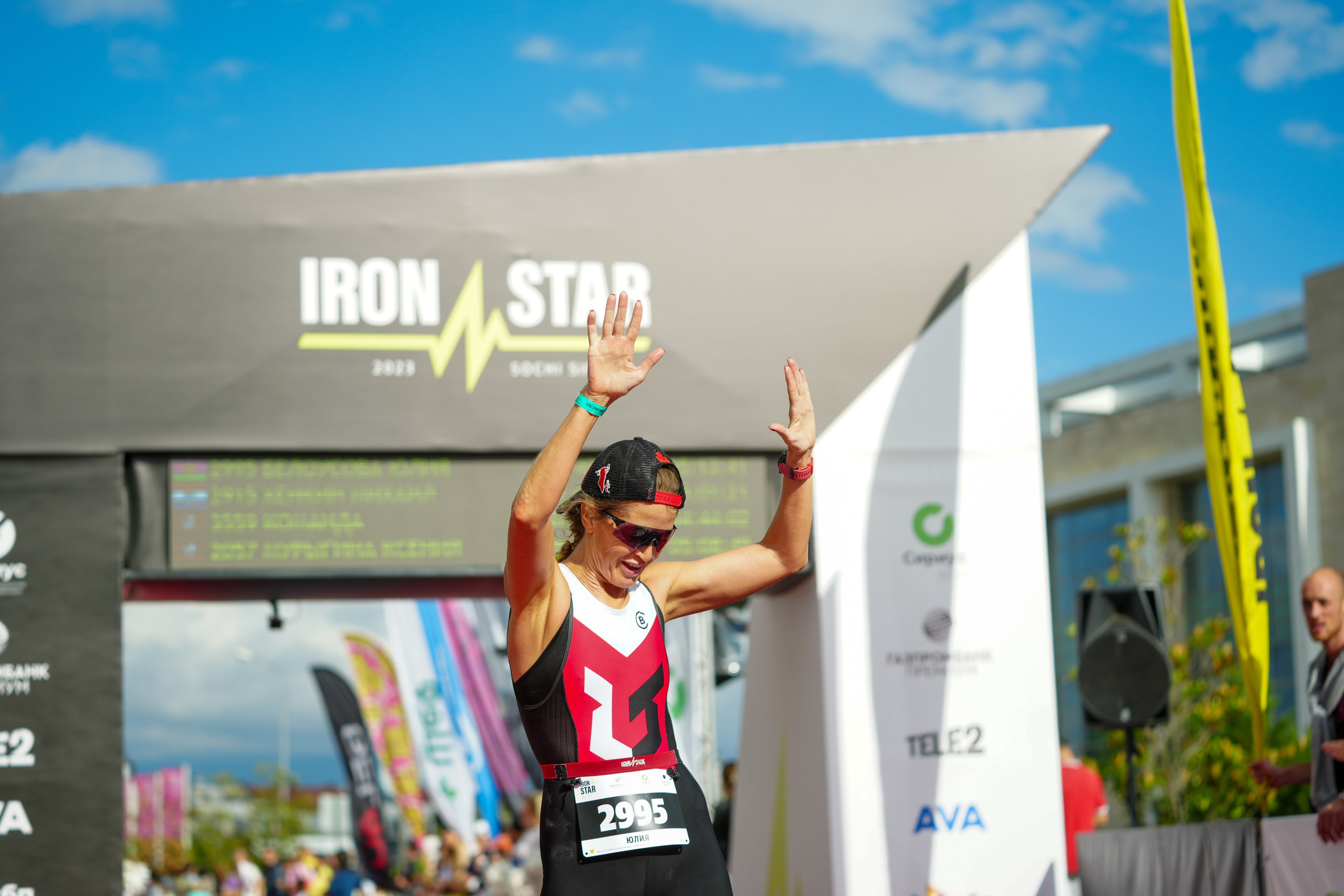 Фотоотчет партнерской интеграции для компании TELE2 на фестивале Ironstar. Репортажный фотограф в Красной Поляне и Сочи Павлюченко Екатерина