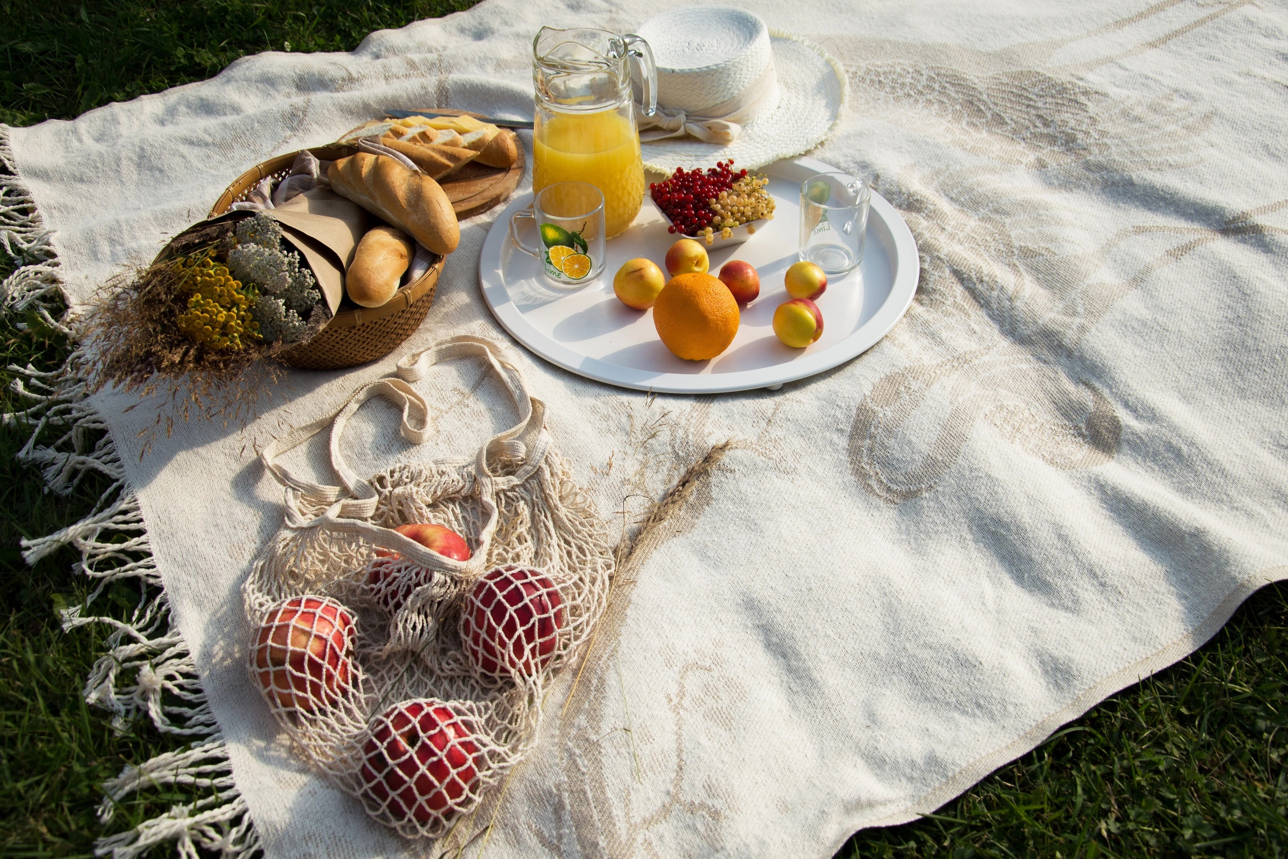 Пикник для мамы и дочки