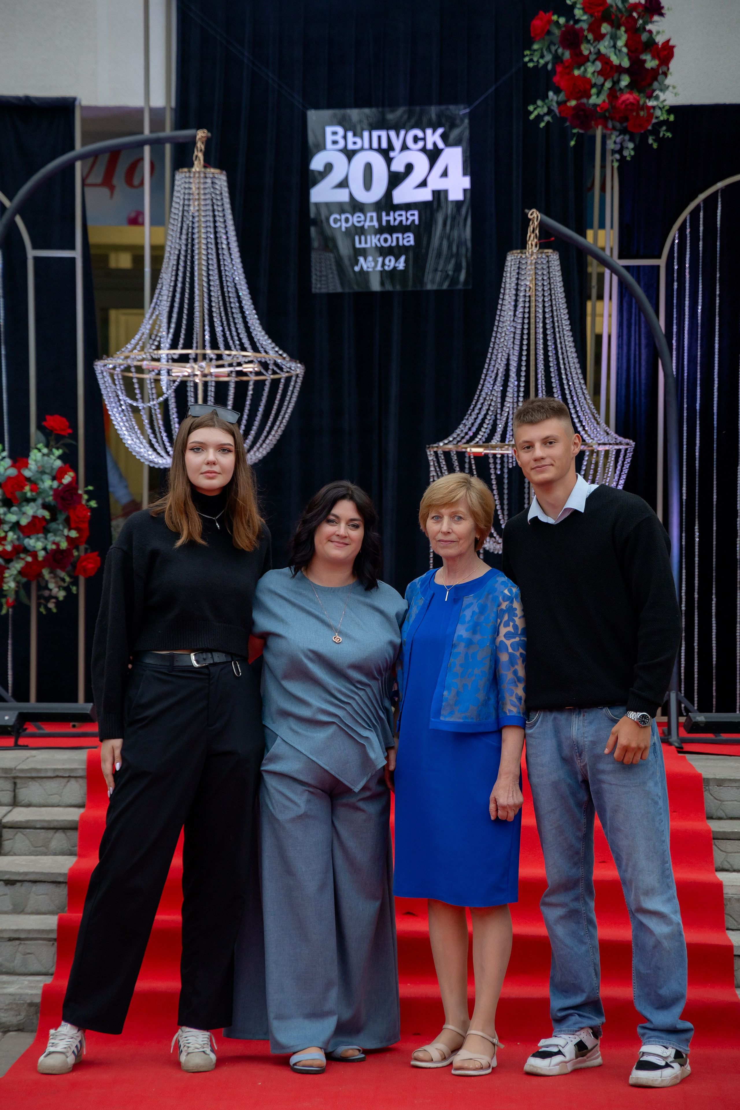 Школьный выпускной 2024 год в Соколе (Минск). Свадебный фотограф в Минске/Беларуси Сергей Спиридонов