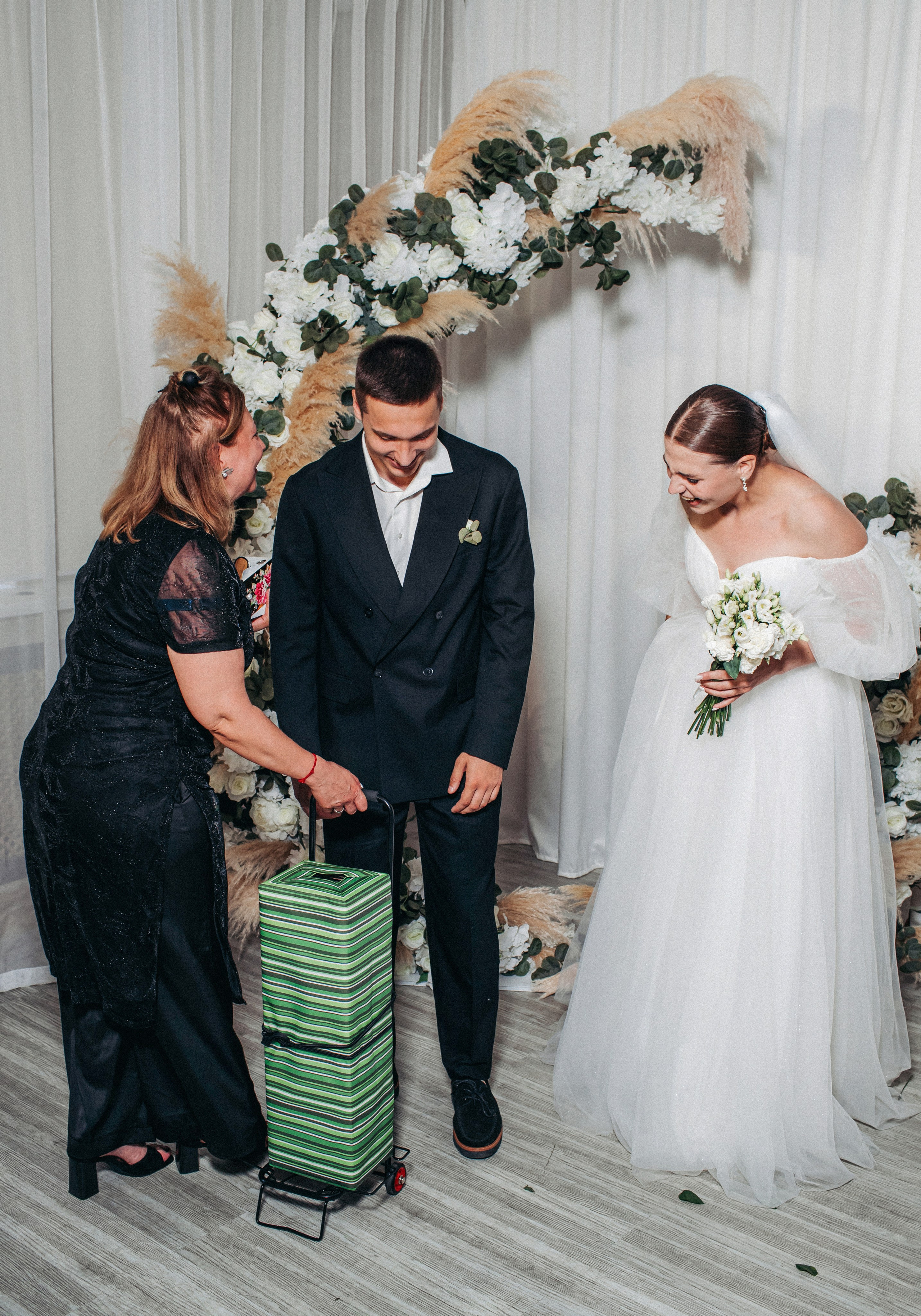Vlad & Nadya (Saint-Petersburg, Russia). Destination wedding photographer Peter Letu